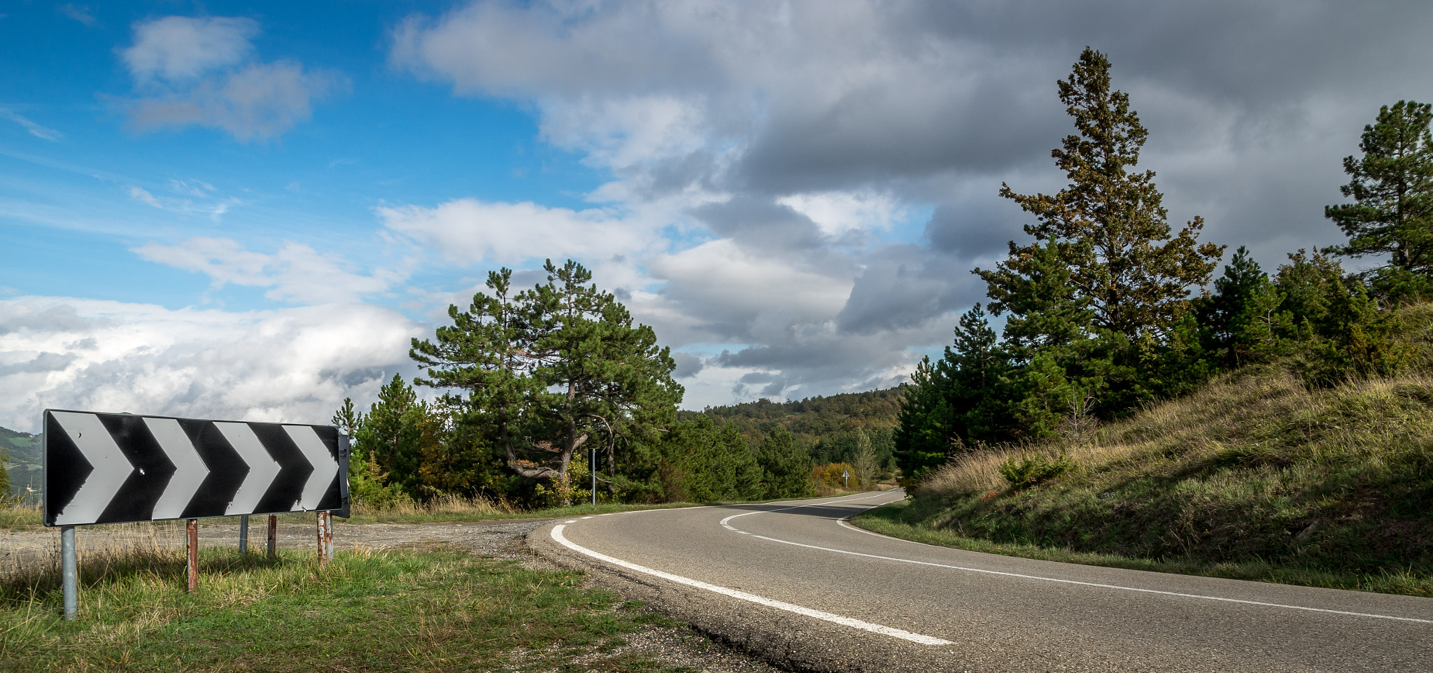 Pentax K-5 II sample photo. Keep right photography