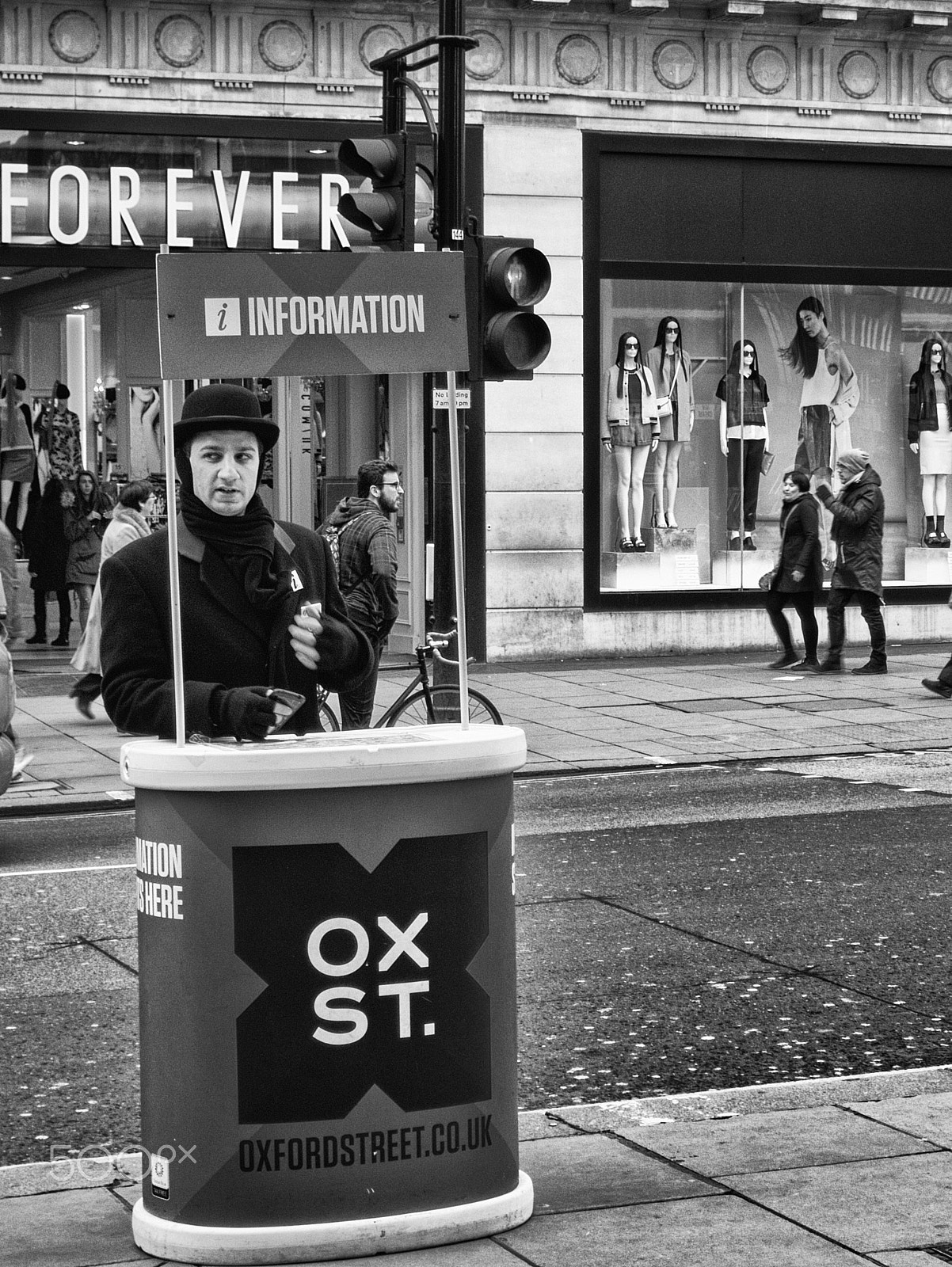 Fujifilm FinePix F810 sample photo. Street ambassador on oxford street photography