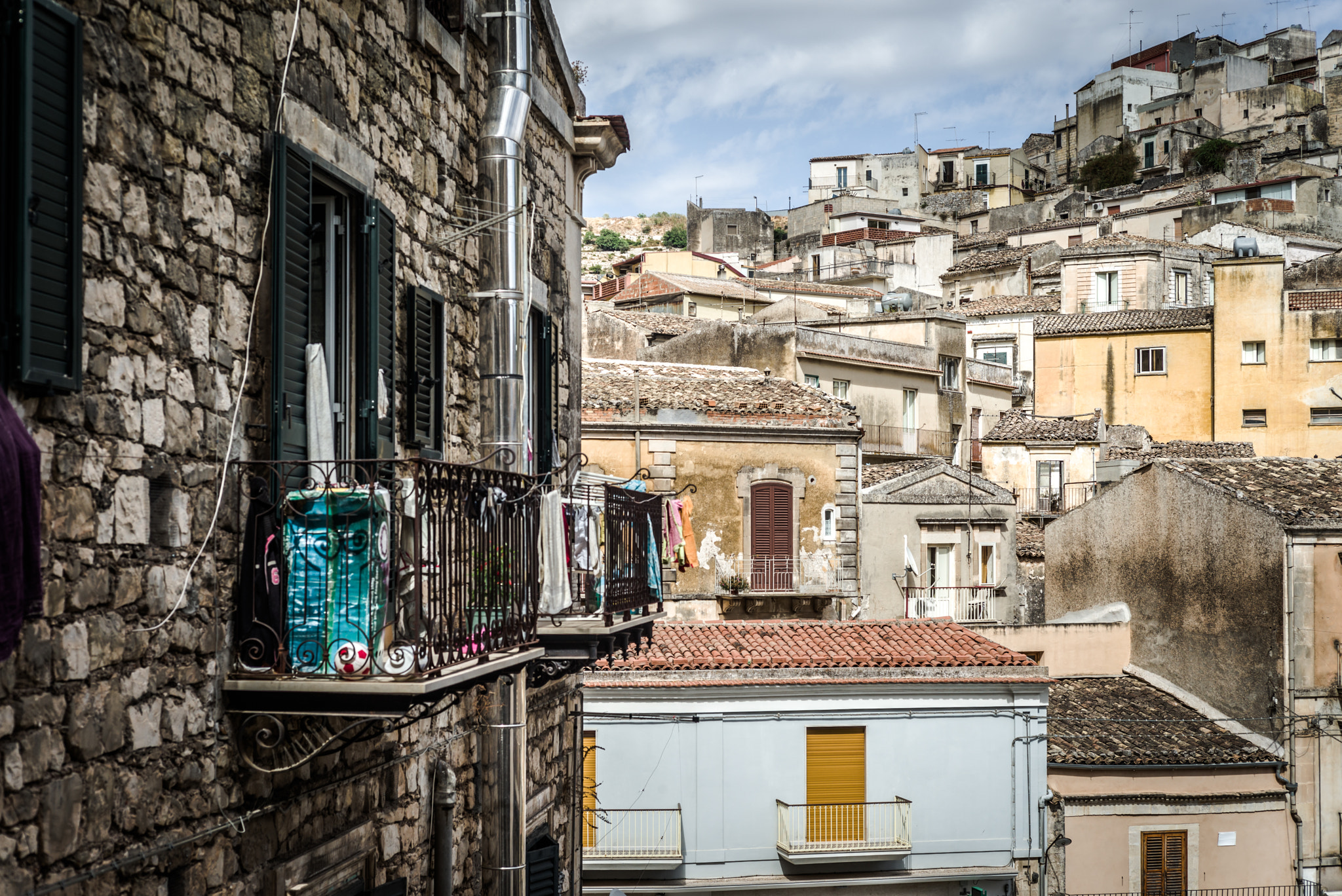 Tele-Elmarit 1:2.8/90 sample photo. The amazing village of modica, sicly photography