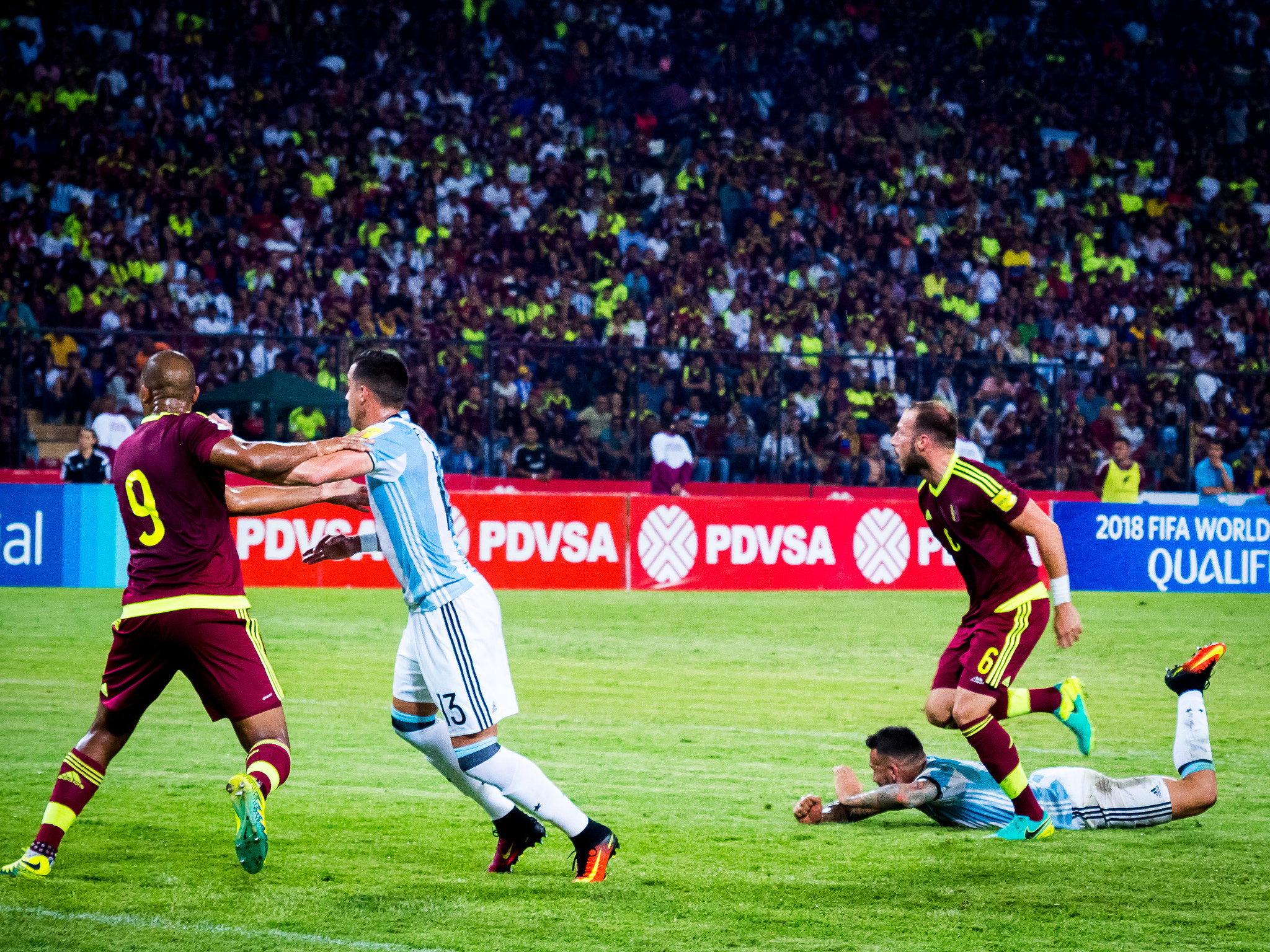 Olympus Zuiko Digital ED 40-150mm F4.0-5.6 sample photo. Venezuela vs argentina - 06/09/2016 photography