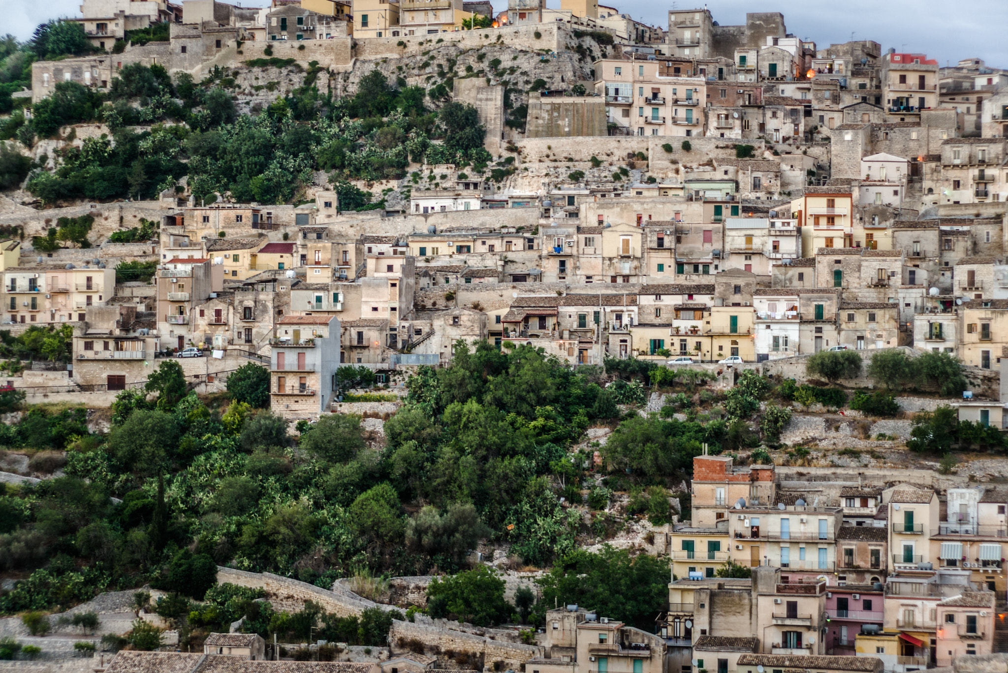 Tele-Elmarit 1:2.8/90 sample photo. The amazing village of modica, sicly photography