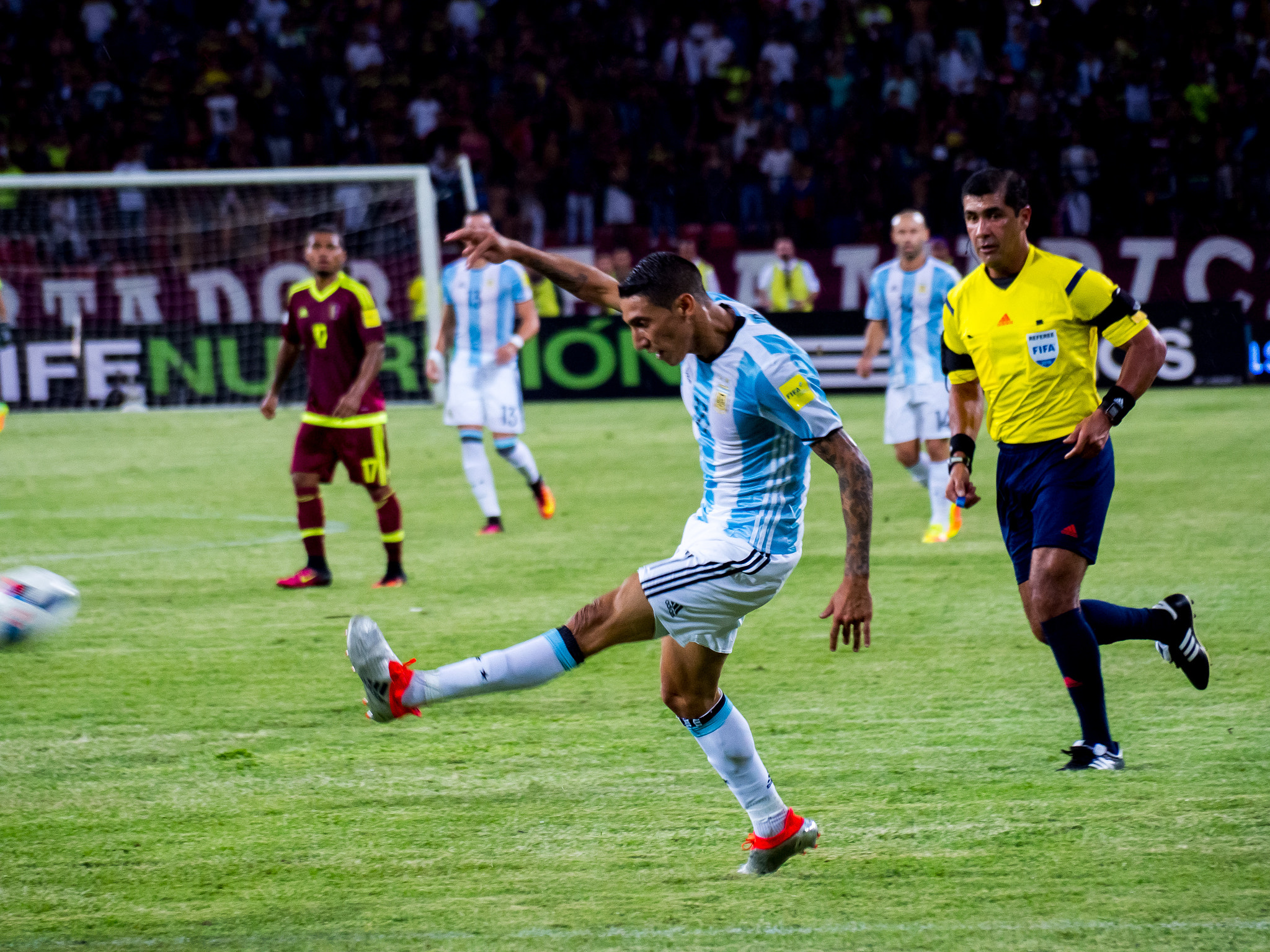 Olympus Zuiko Digital ED 40-150mm F4.0-5.6 sample photo. Venezuela vs argentina - 06/09/2016 photography