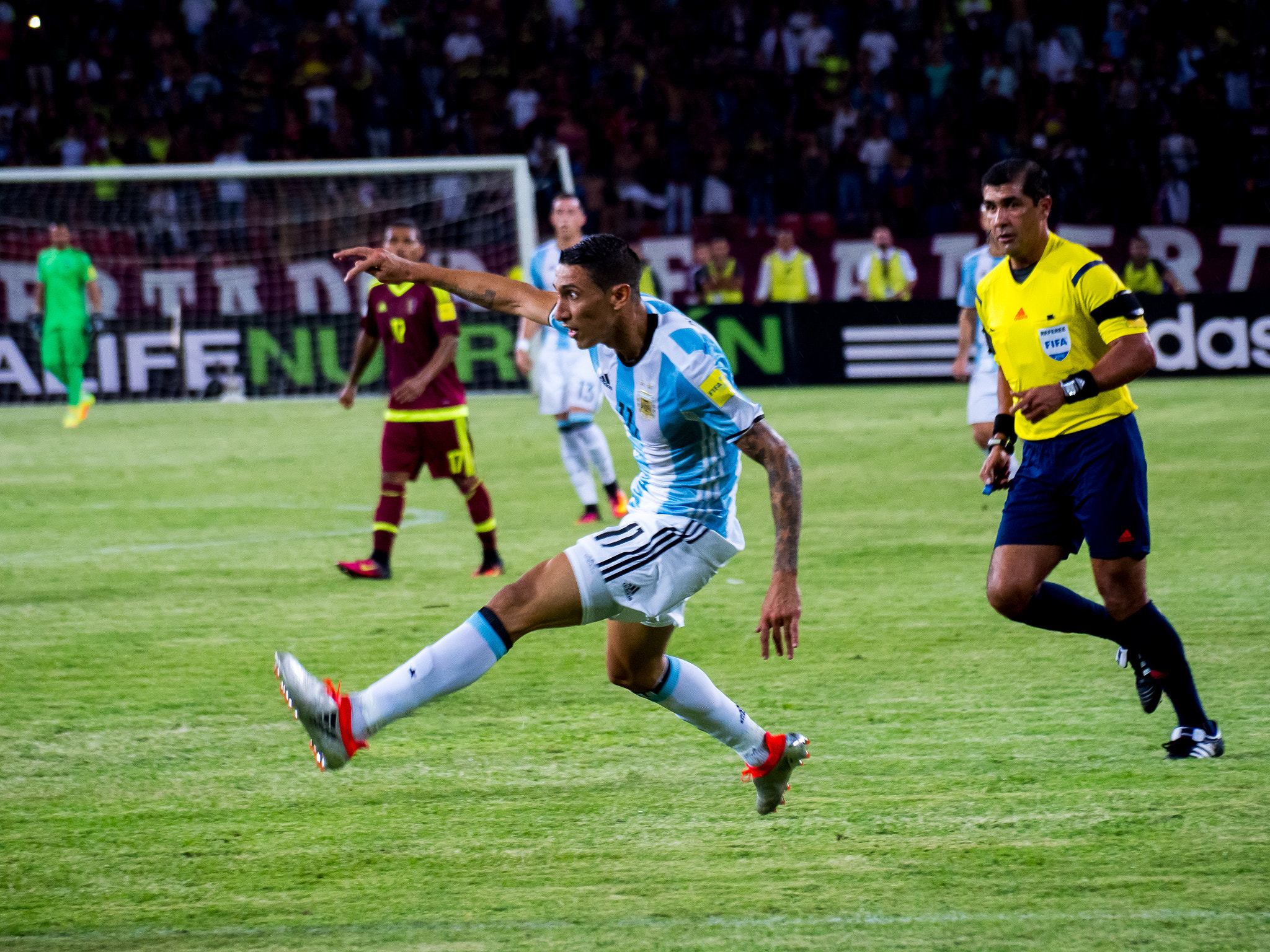 Olympus Zuiko Digital ED 40-150mm F4.0-5.6 sample photo. Venezuela vs argentina - 06/09/2016 photography