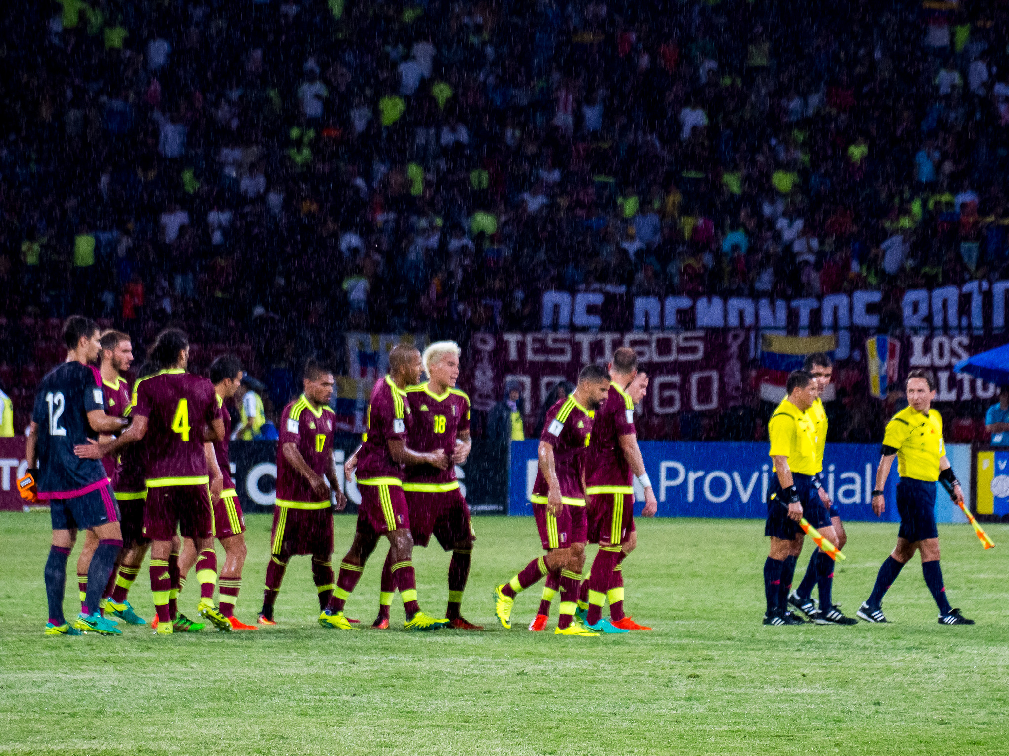 Olympus Zuiko Digital ED 40-150mm F4.0-5.6 sample photo. Venezuela vs argentina - 06/09/2016 photography