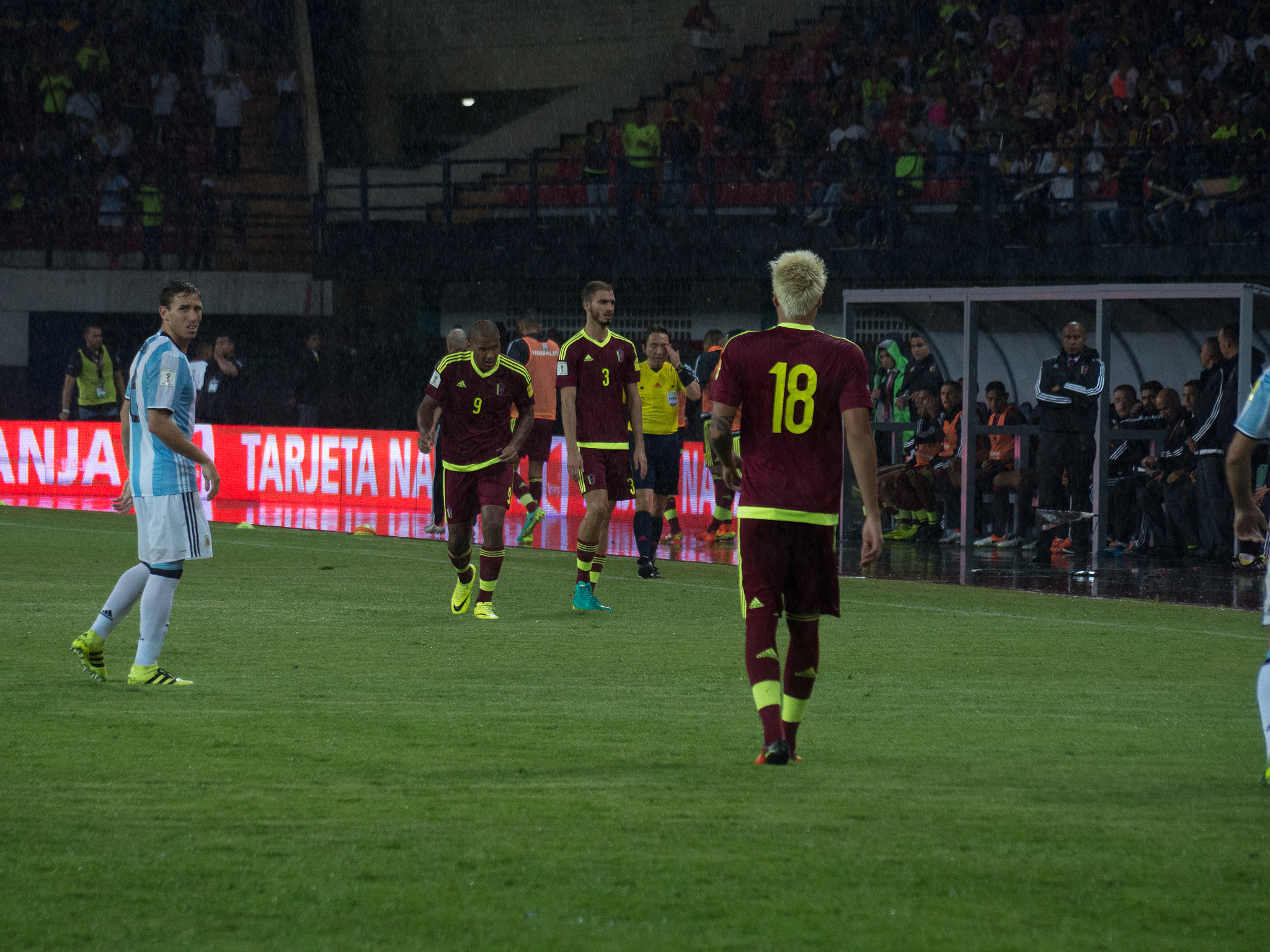Olympus Zuiko Digital ED 40-150mm F4.0-5.6 sample photo. Venezuela vs argentina - 06/09/2016 photography
