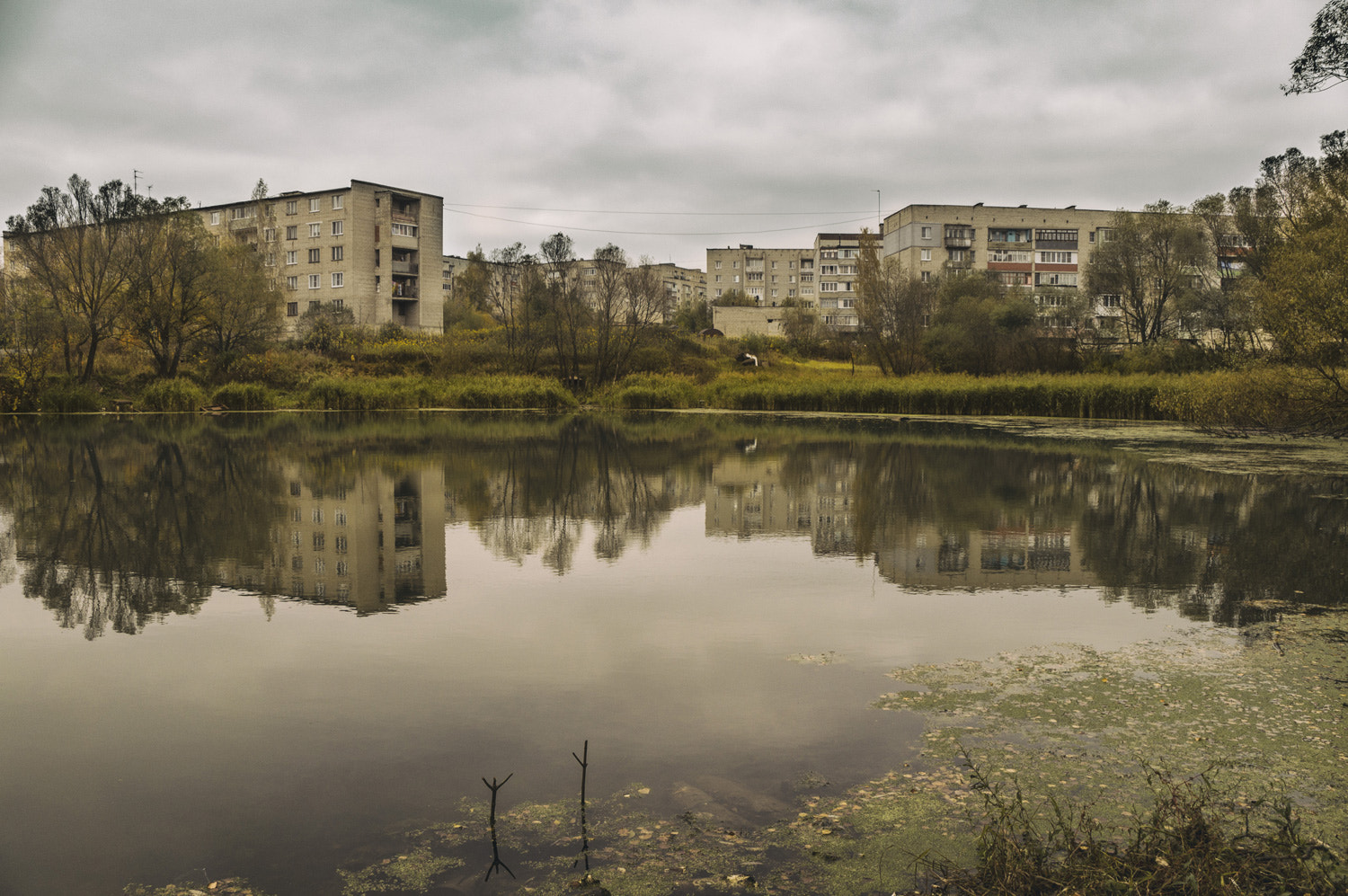 Sony DT 18-135mm F3.5-5.6 SAM sample photo. Town reflection photography