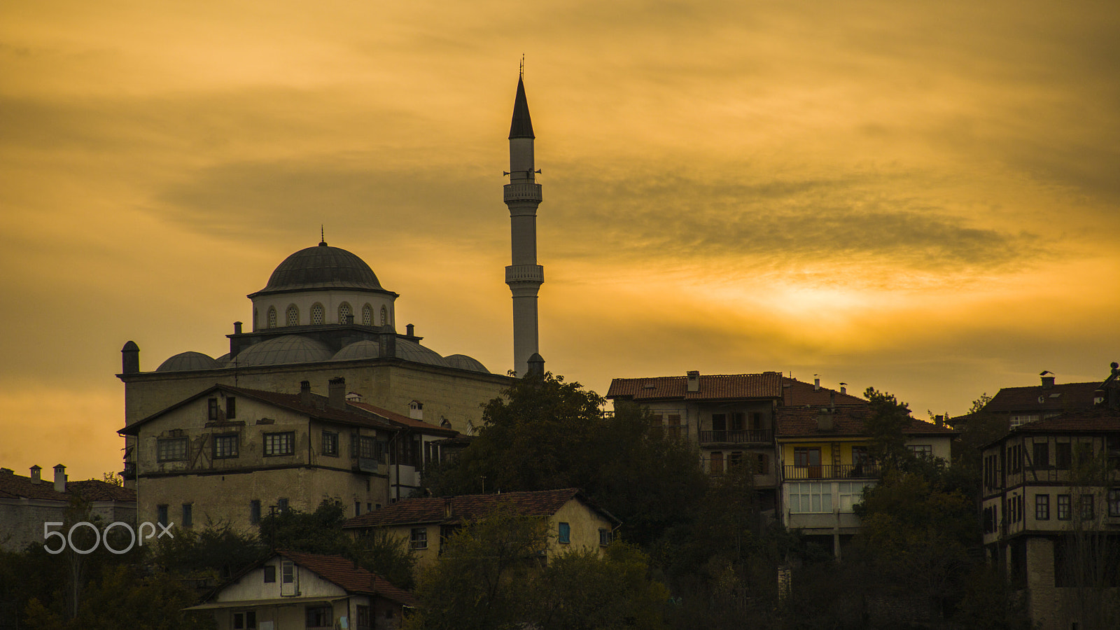 Canon EF-S 18-135mm F3.5-5.6 IS sample photo. Ulucamii photography