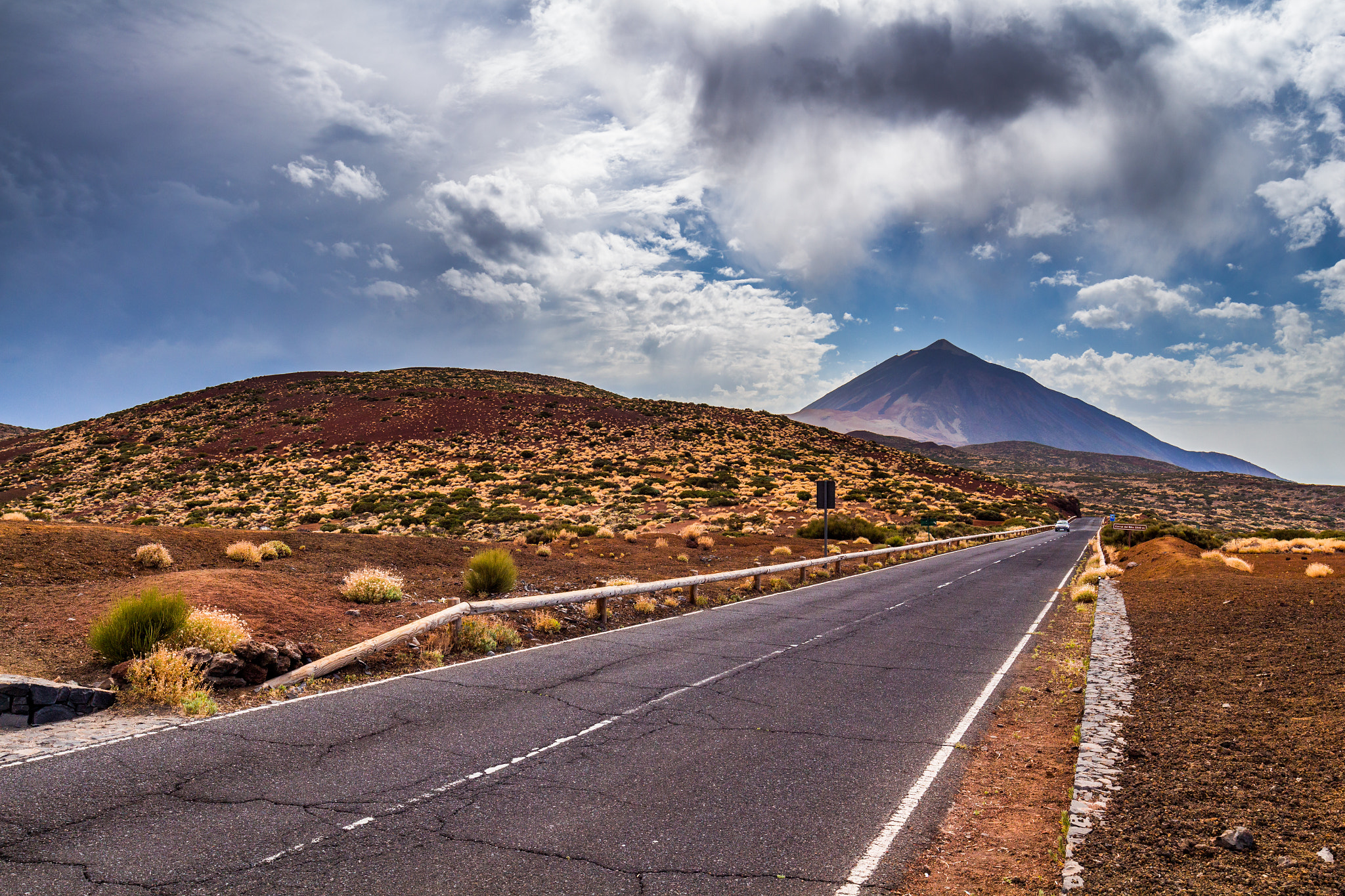 Canon EF 16-35mm F4L IS USM sample photo. Road to teide photography