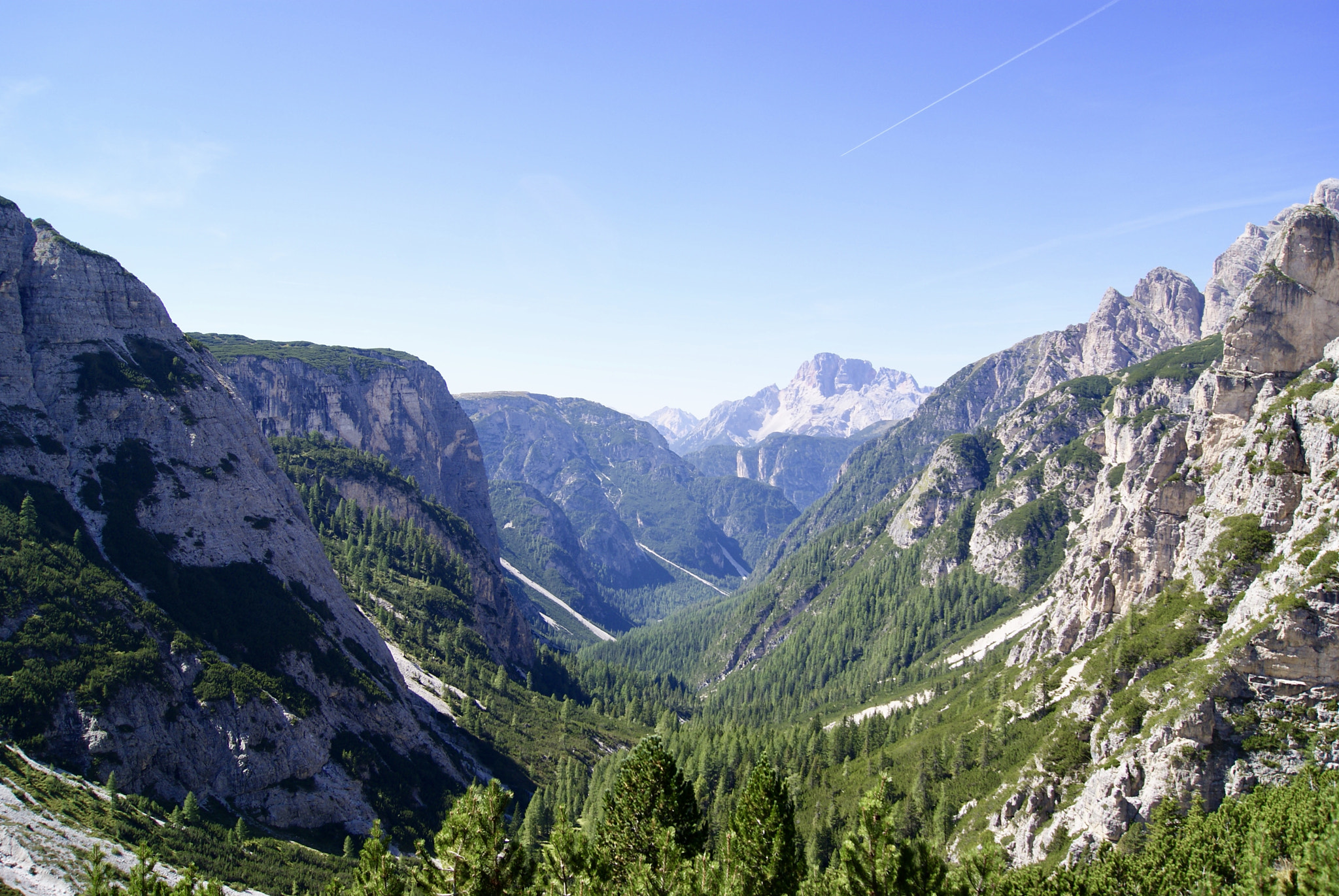 Sony DT 18-55mm F3.5-5.6 SAM II sample photo. Alps valley photography