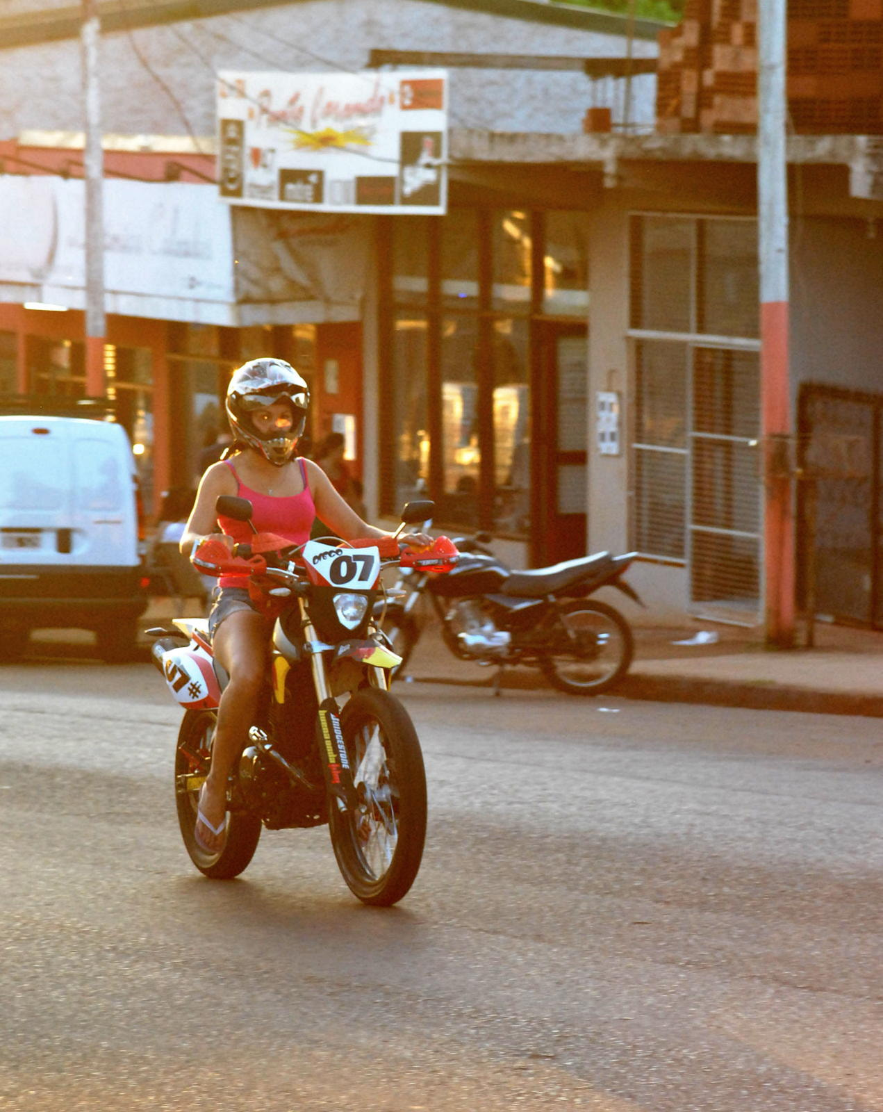 Sigma 28-105mm F3.8-5.6 UC-III Aspherical IF sample photo. Motowoman photography