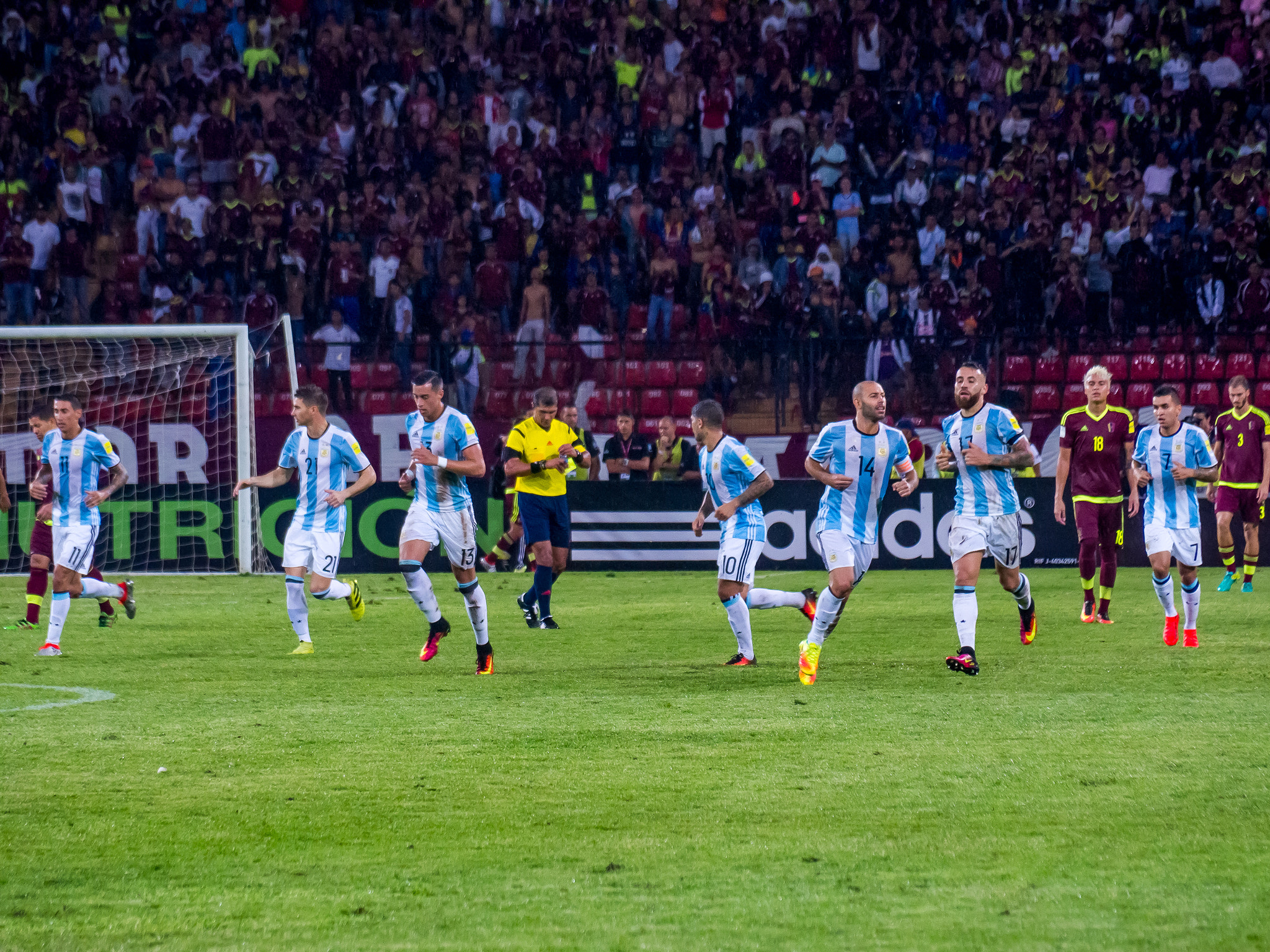 Olympus Zuiko Digital ED 40-150mm F4.0-5.6 sample photo. Venezuela vs argentina - 06/09/2016 photography