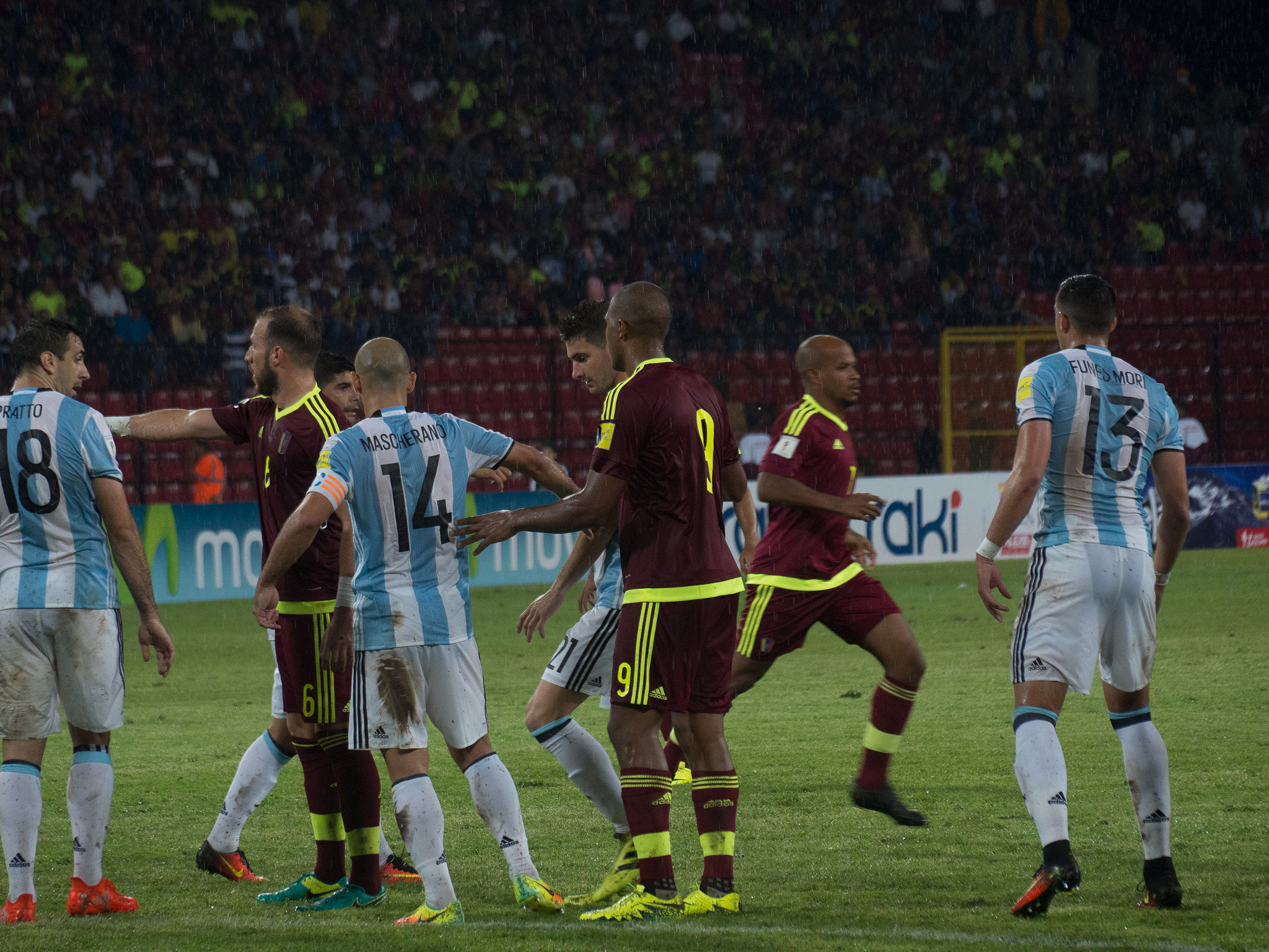 Olympus Zuiko Digital ED 40-150mm F4.0-5.6 sample photo. Venezuela vs argentina - 06/09/2016 photography