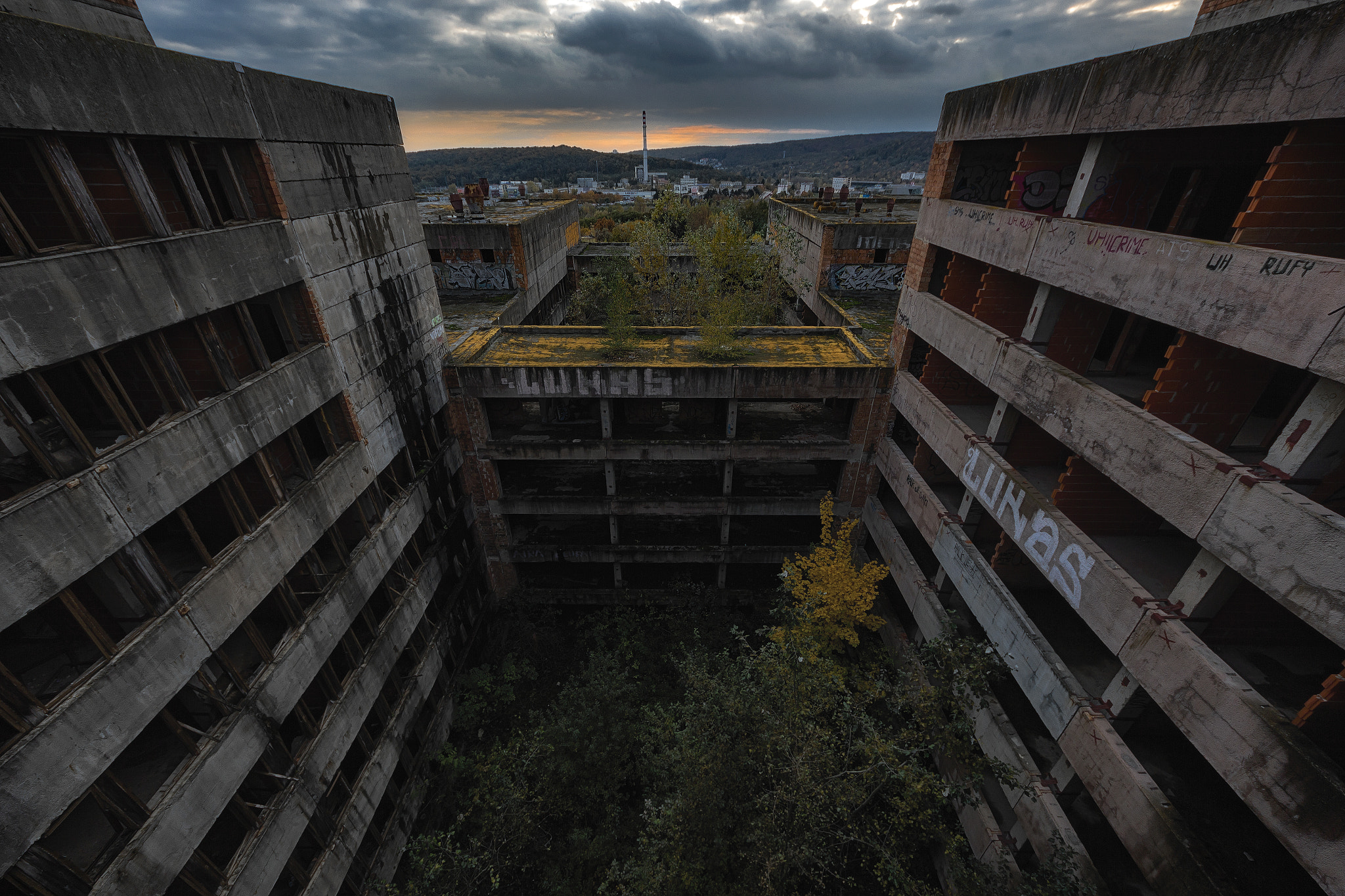 Sigma 8-16mm F4.5-5.6 DC HSM sample photo. Zombieland photography