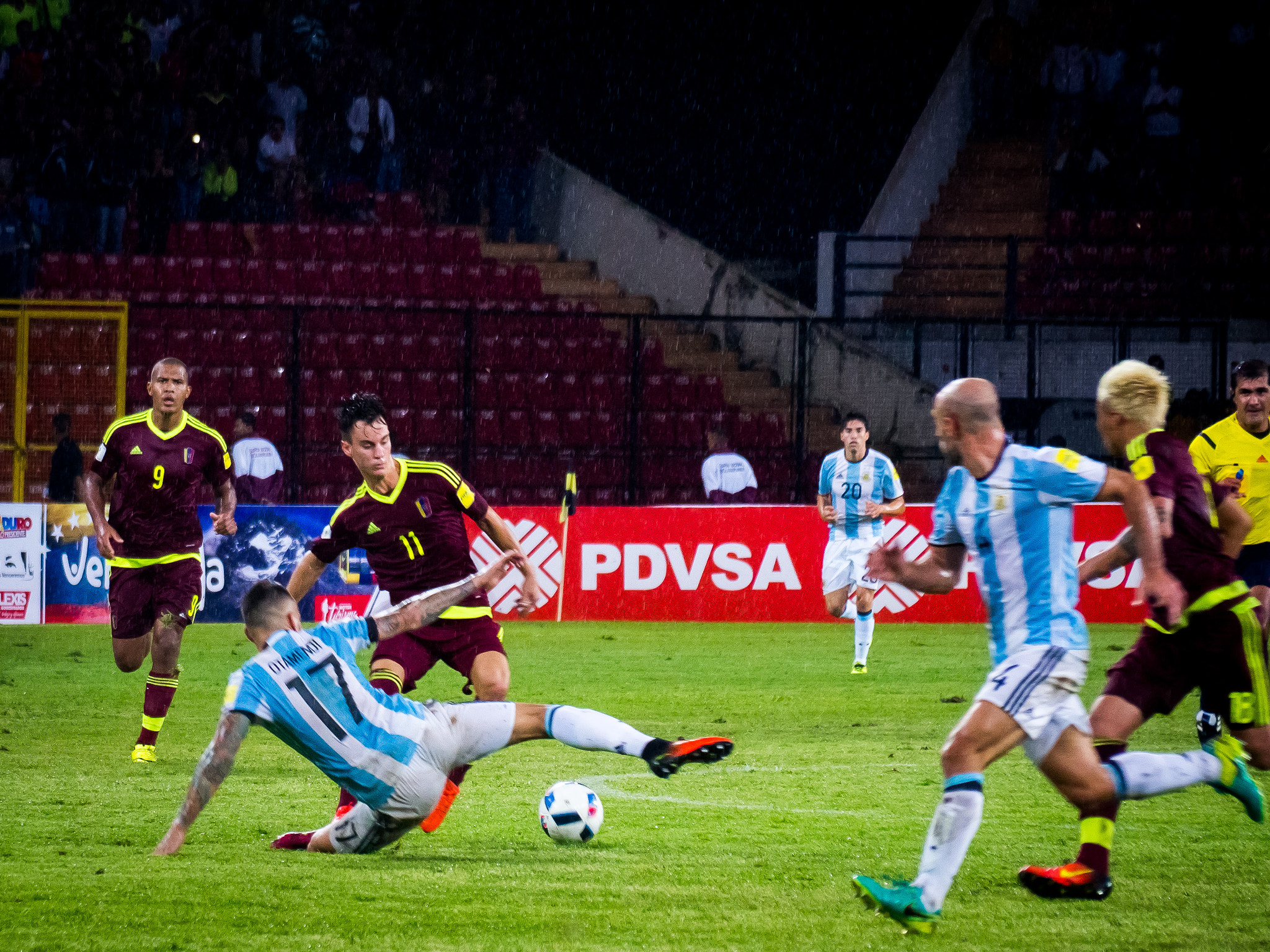 Olympus Zuiko Digital ED 40-150mm F4.0-5.6 sample photo. Venezuela vs argentina - 06/09/2016 photography