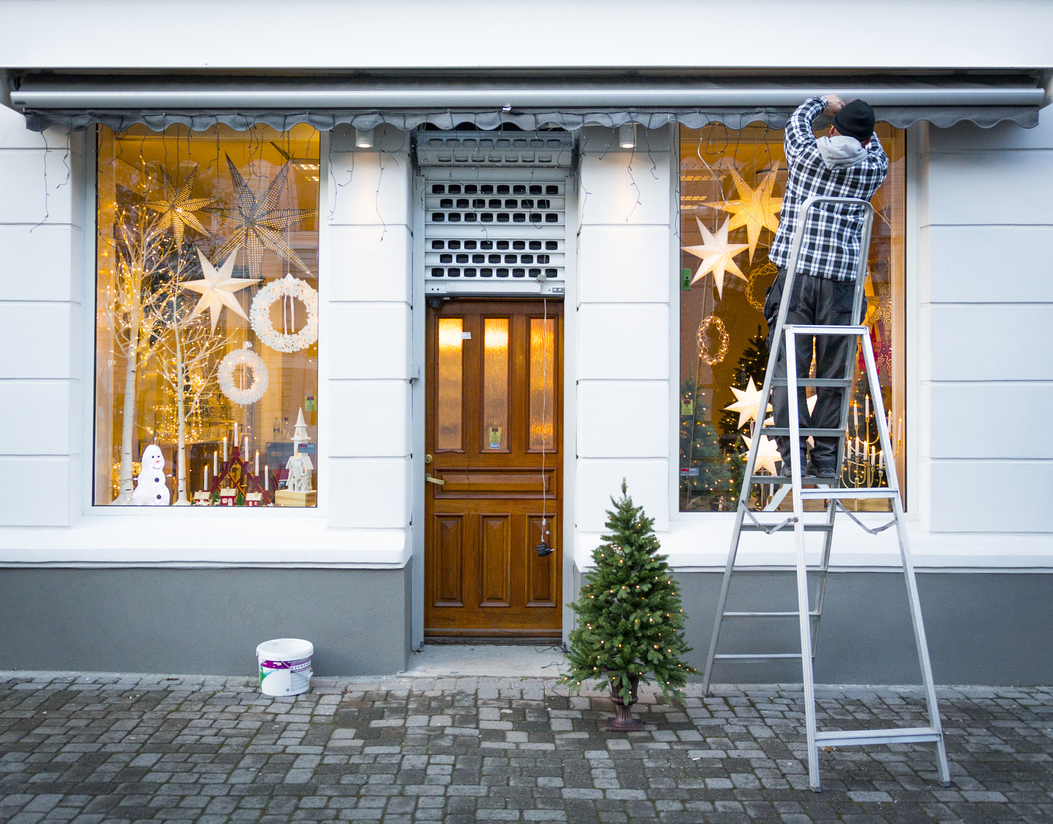 Sigma 18-35mm f/1.8 DC HSM sample photo. Preparing for christmas photography