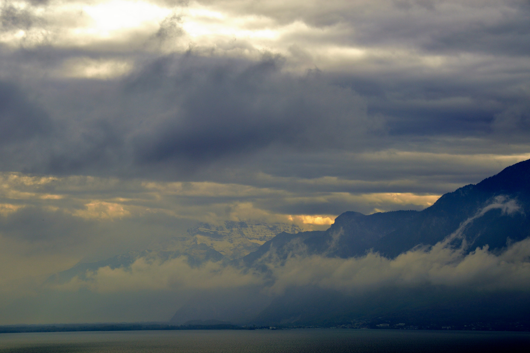 Sigma 18-200mm F3.5-6.3 II DC OS HSM sample photo. Raining over the lake photography