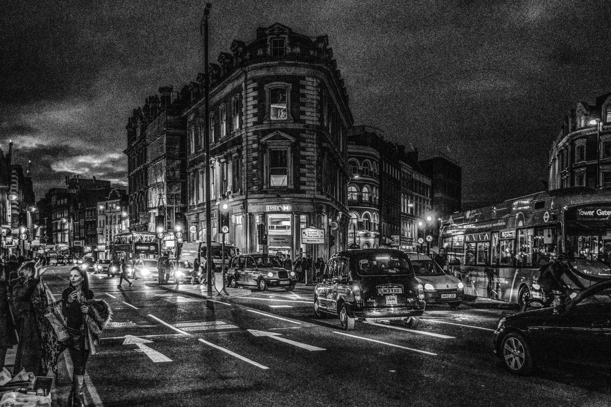 Sony SLT-A65 (SLT-A65V) sample photo. London / b&w / night photography