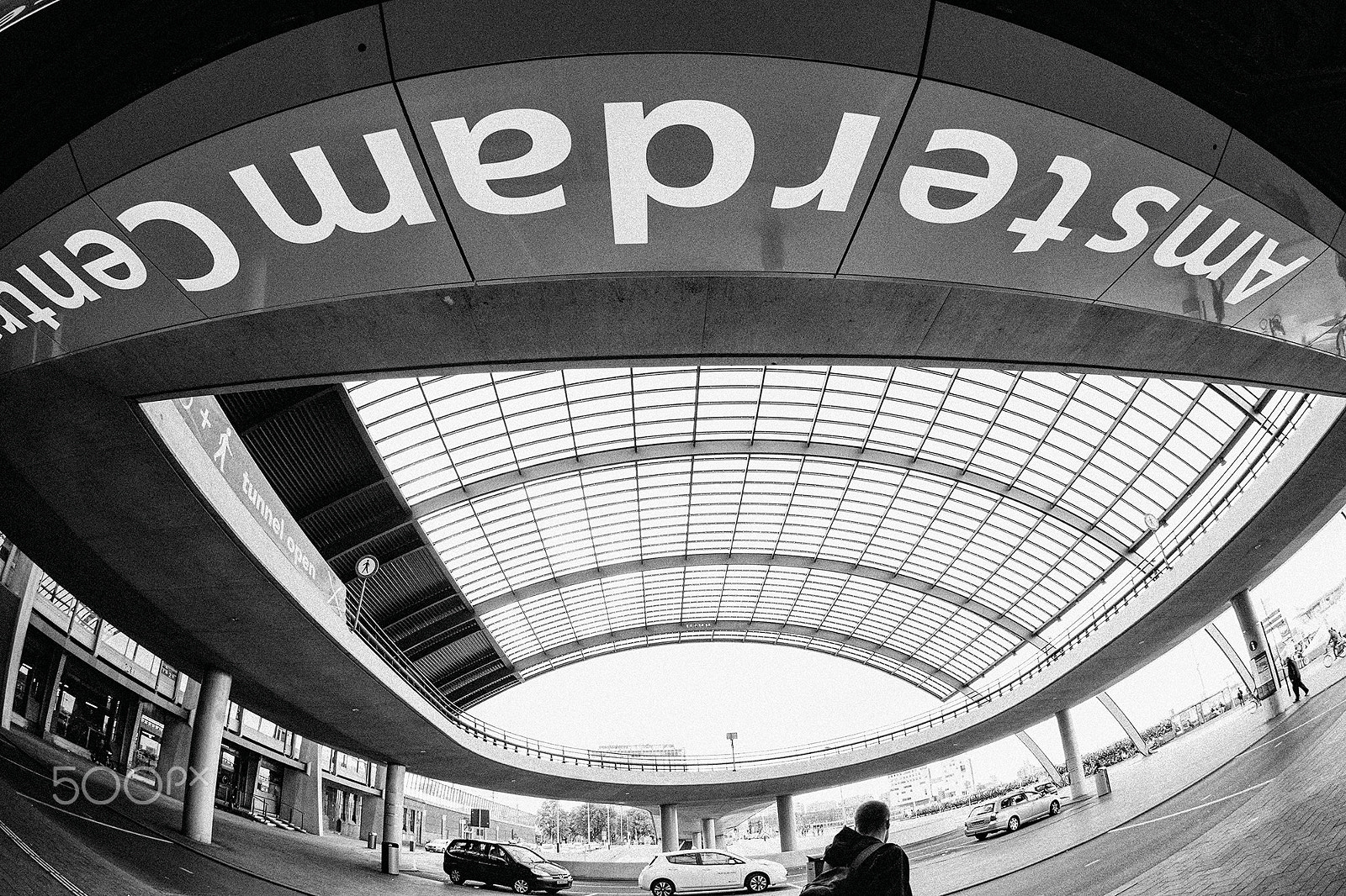 Canon EF 8-15mm F4L Fisheye USM sample photo. Centraal station photography