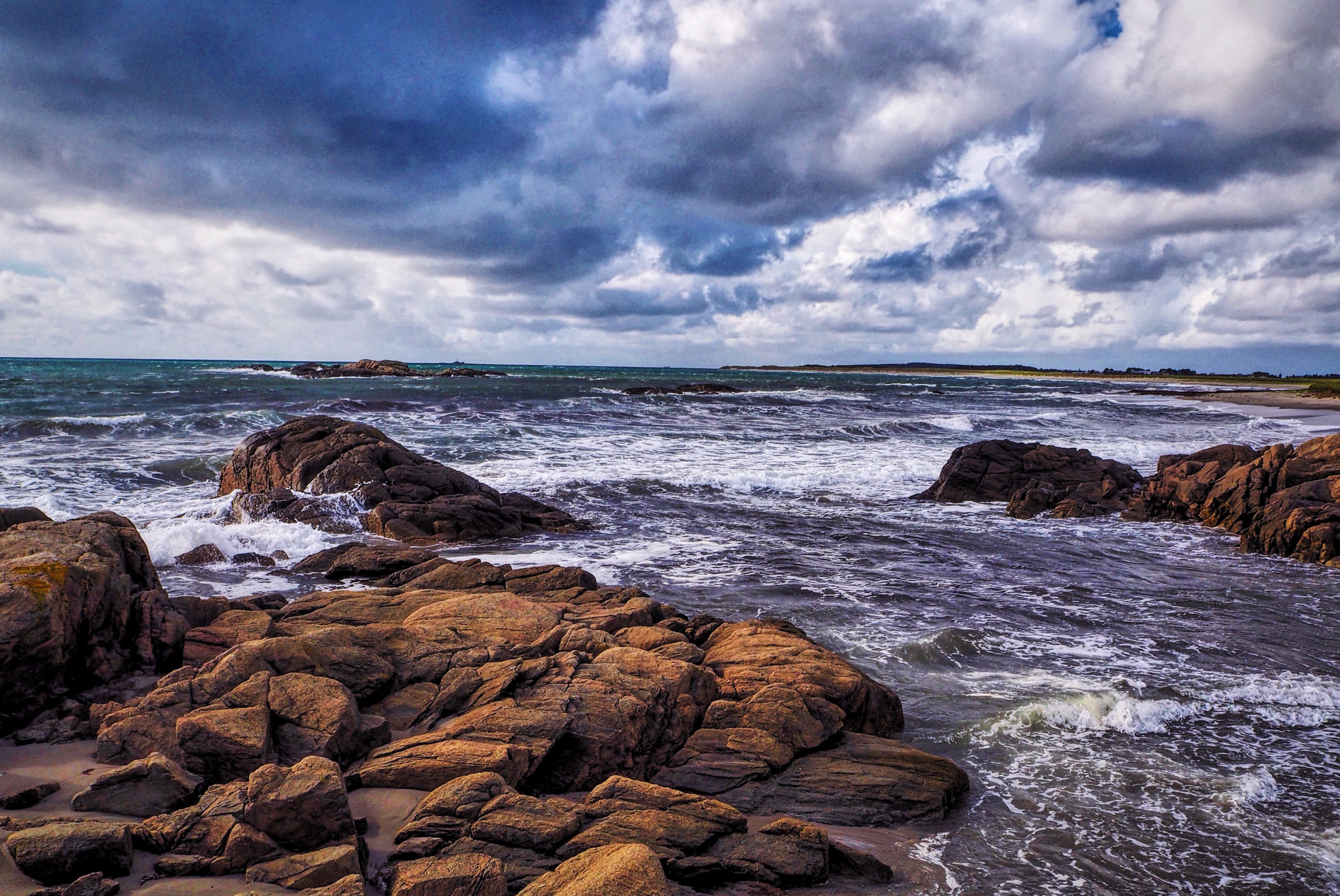Olympus M.Zuiko Digital ED 14-42mm F3.5-5.6 EZ sample photo. By the sea photography