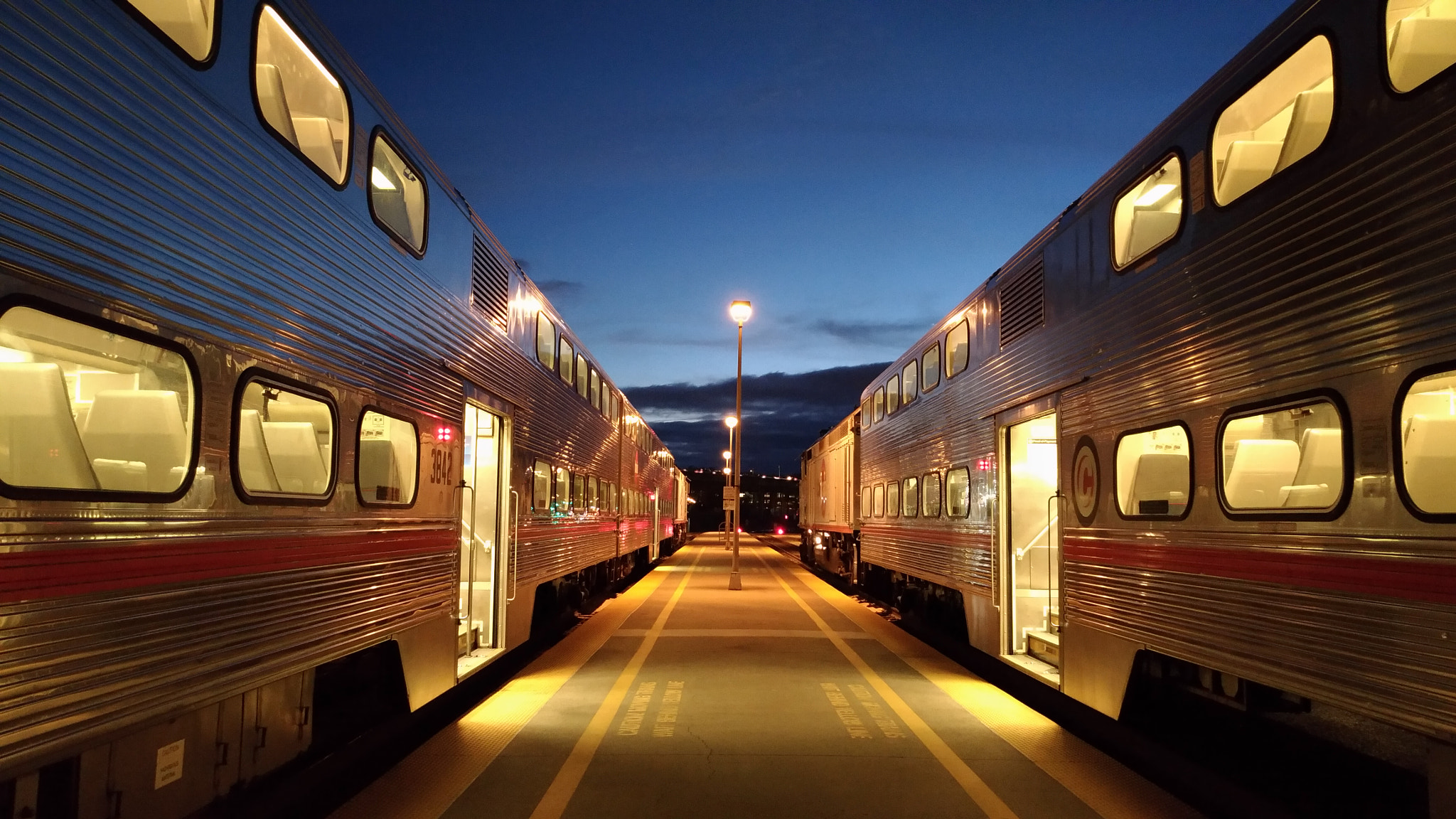 ASUS Z017DB sample photo. Caltrain photography