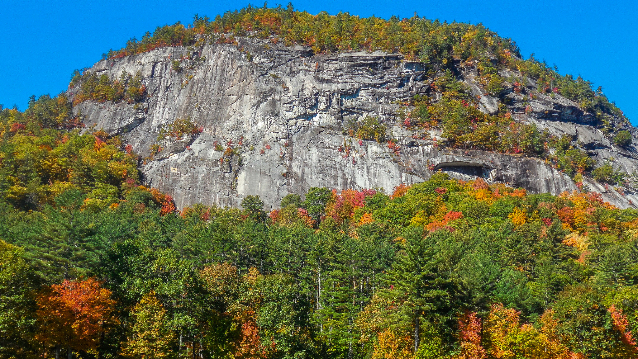 Nikon Coolpix S5200 sample photo. White horse ledge in autumn photography