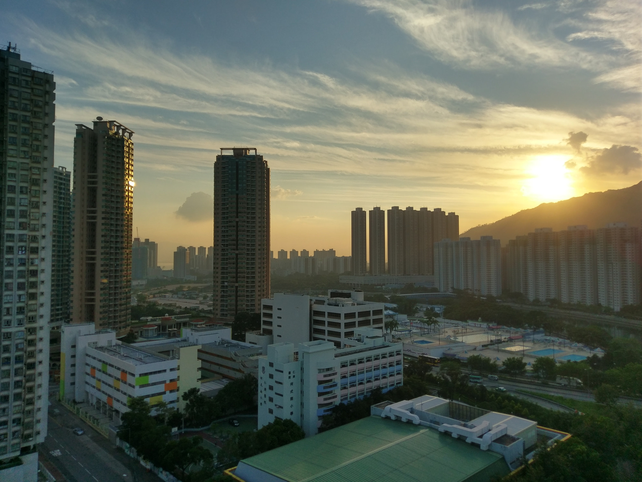 HTC M10 sample photo. Sudden photography