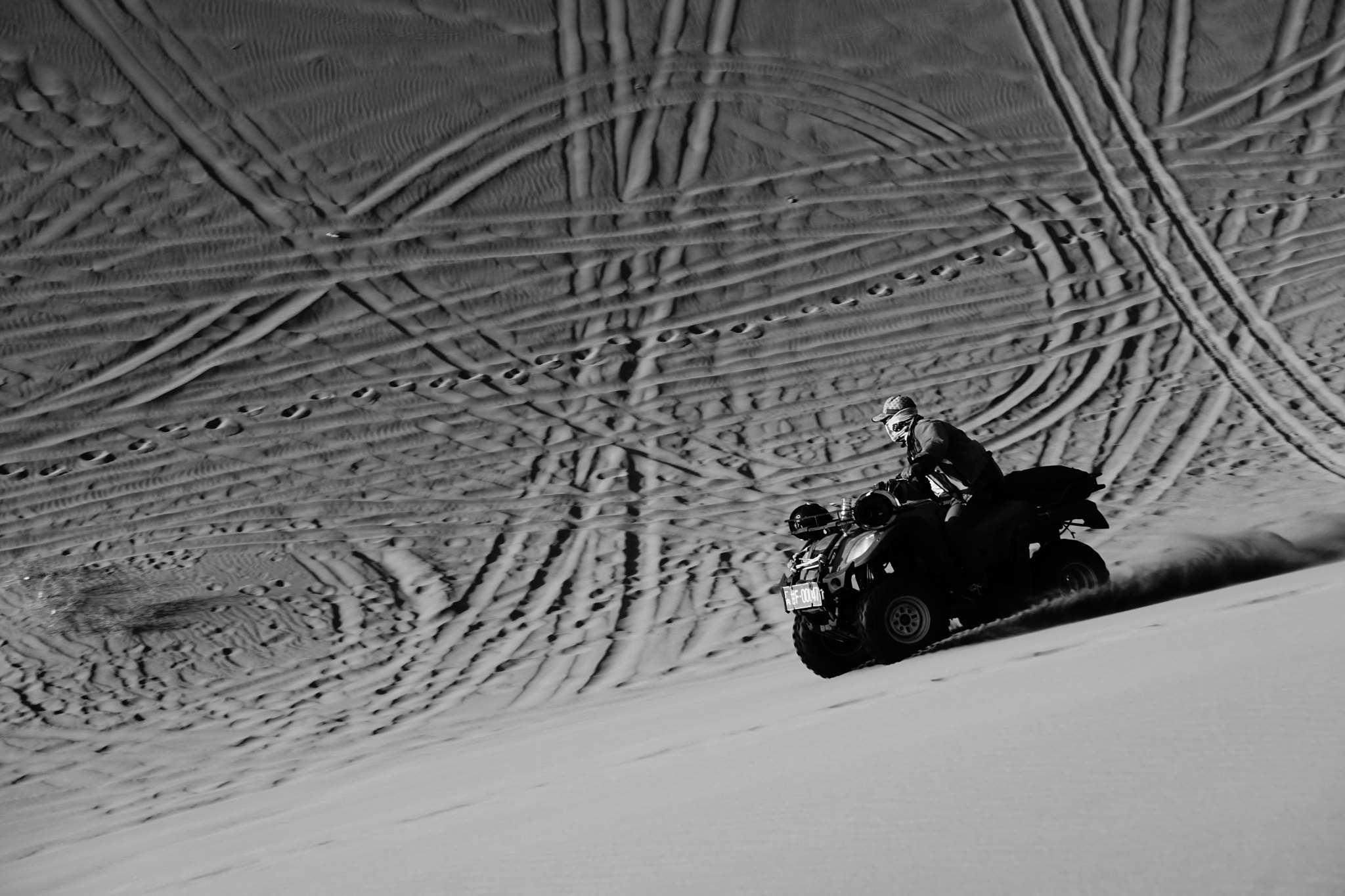 Sony FE 24-240mm F3.5-6.3 OSS sample photo. Motions in desert photography