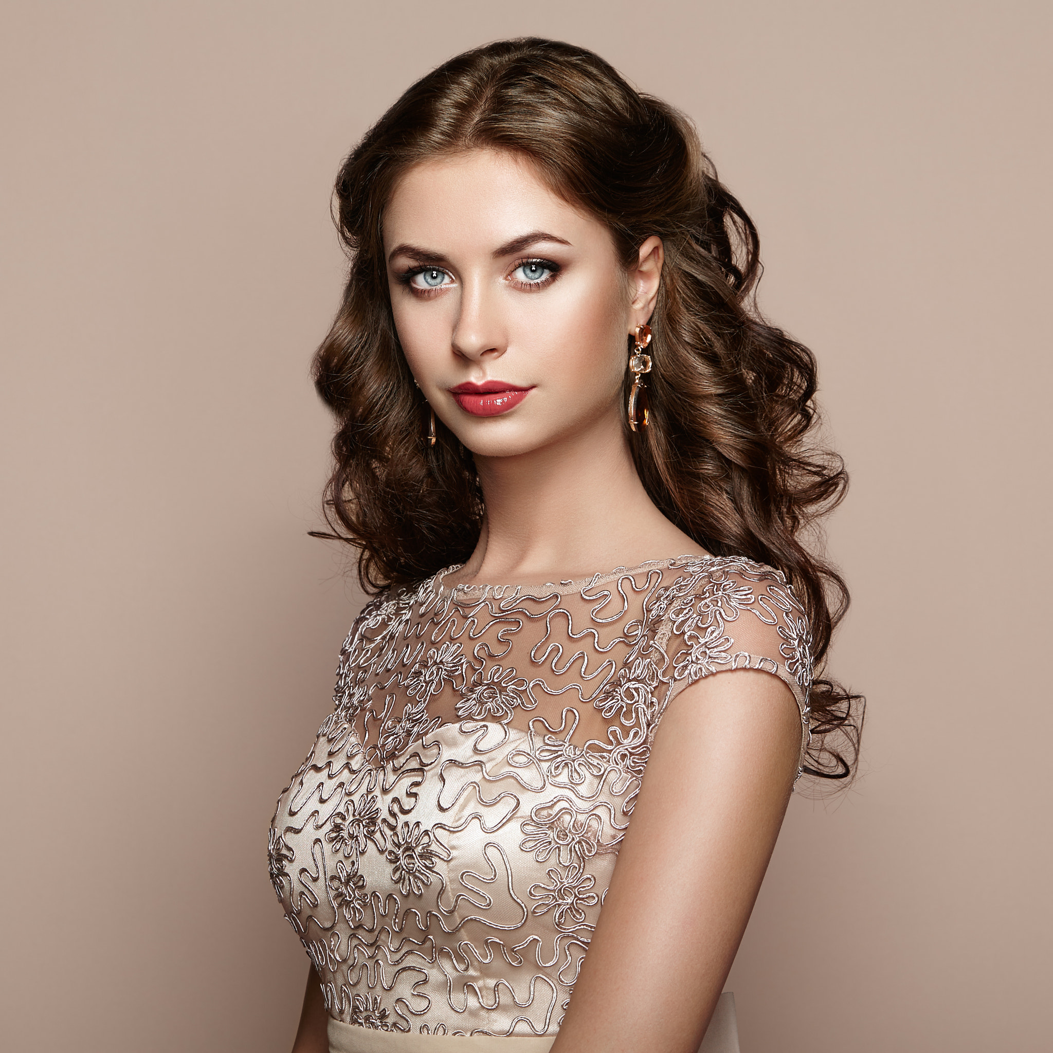 Canon EF 100mm F2.8L Macro IS USM sample photo. Fashion portrait of beautiful woman in elegant dress photography