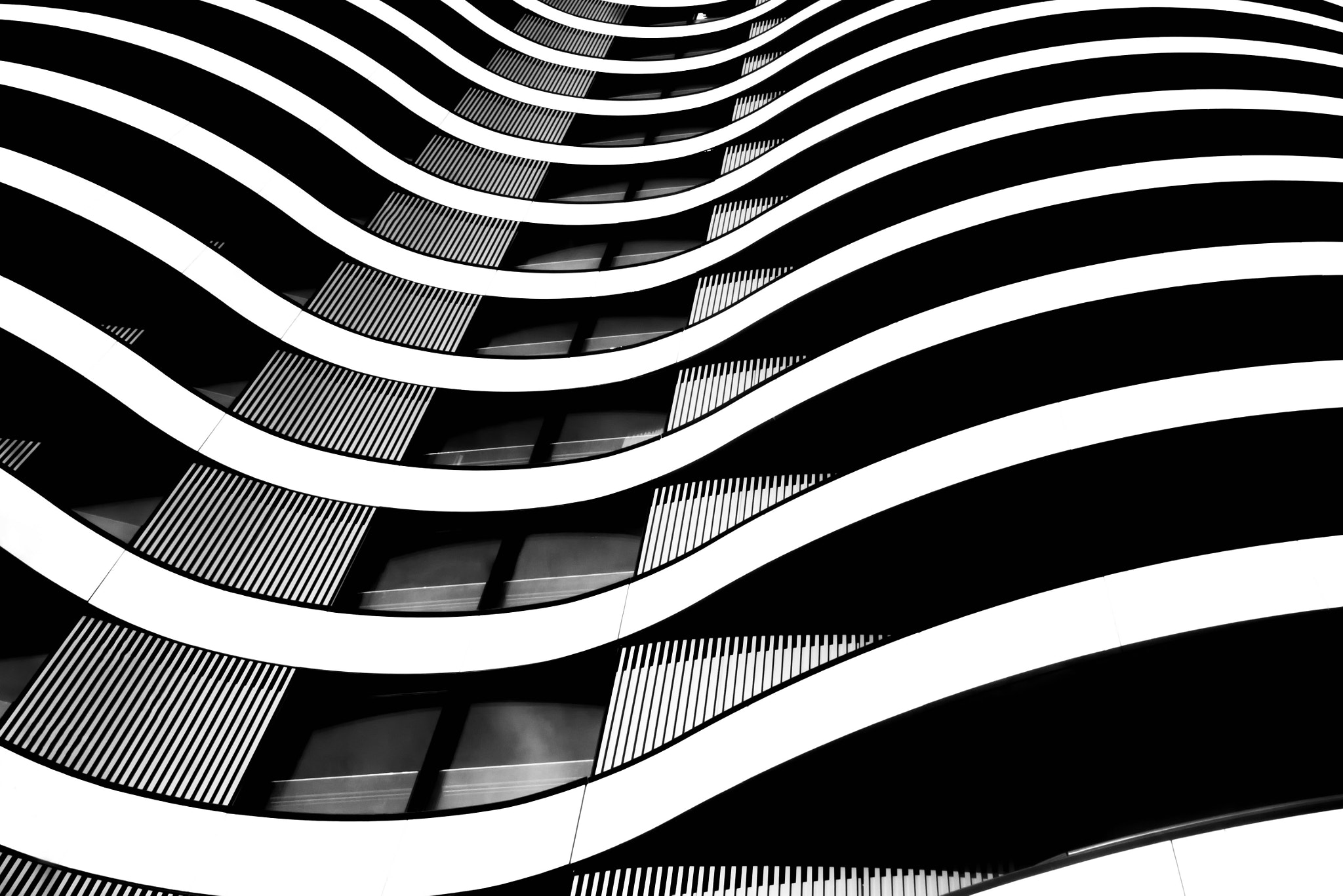 Panasonic Lumix DMC-GF6 + Sigma 30mm F2.8 DN Art sample photo. Curves photography