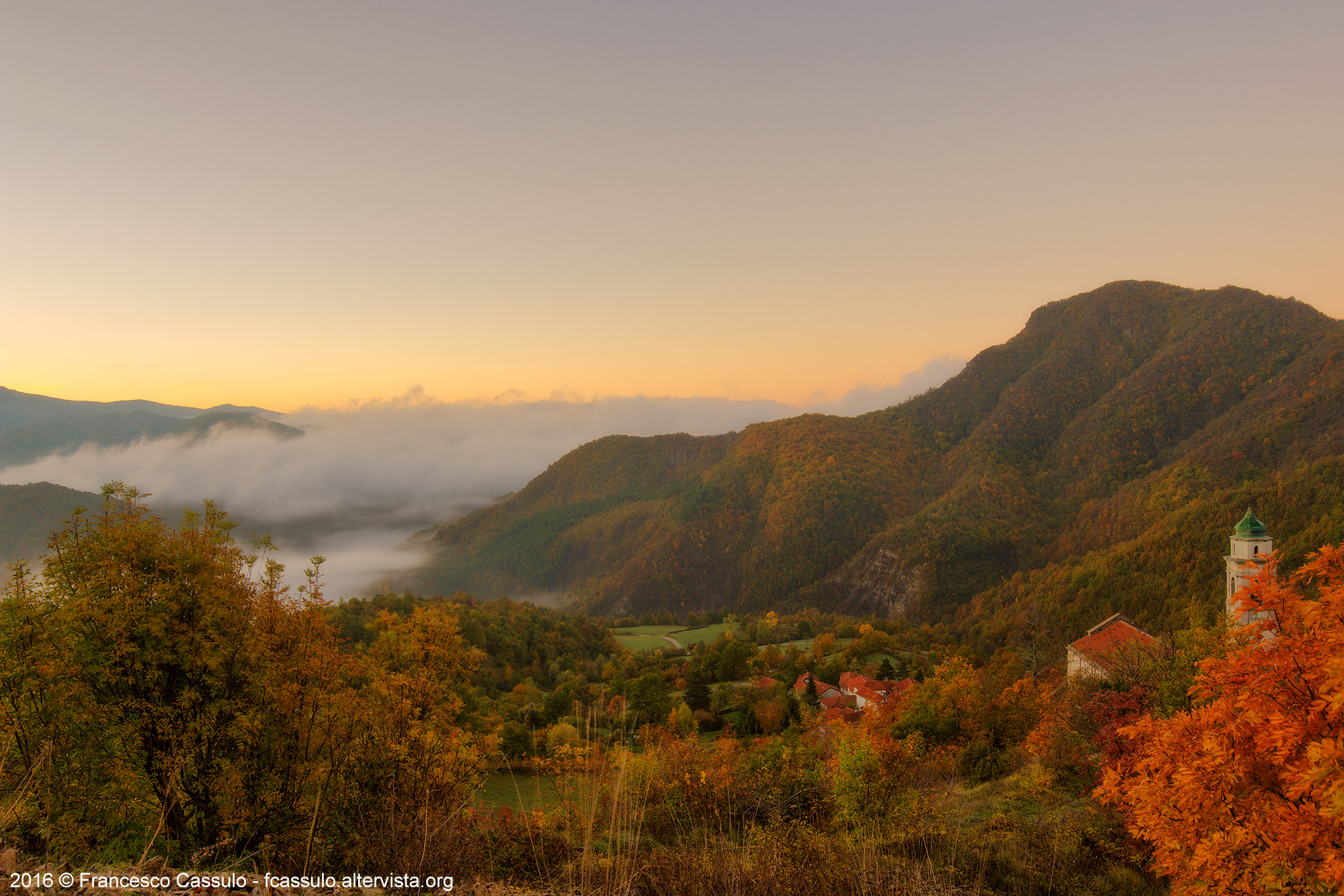 Samyang 14mm F2.8 ED AS IF UMC sample photo. L'autunno in val vobbia da salata photography