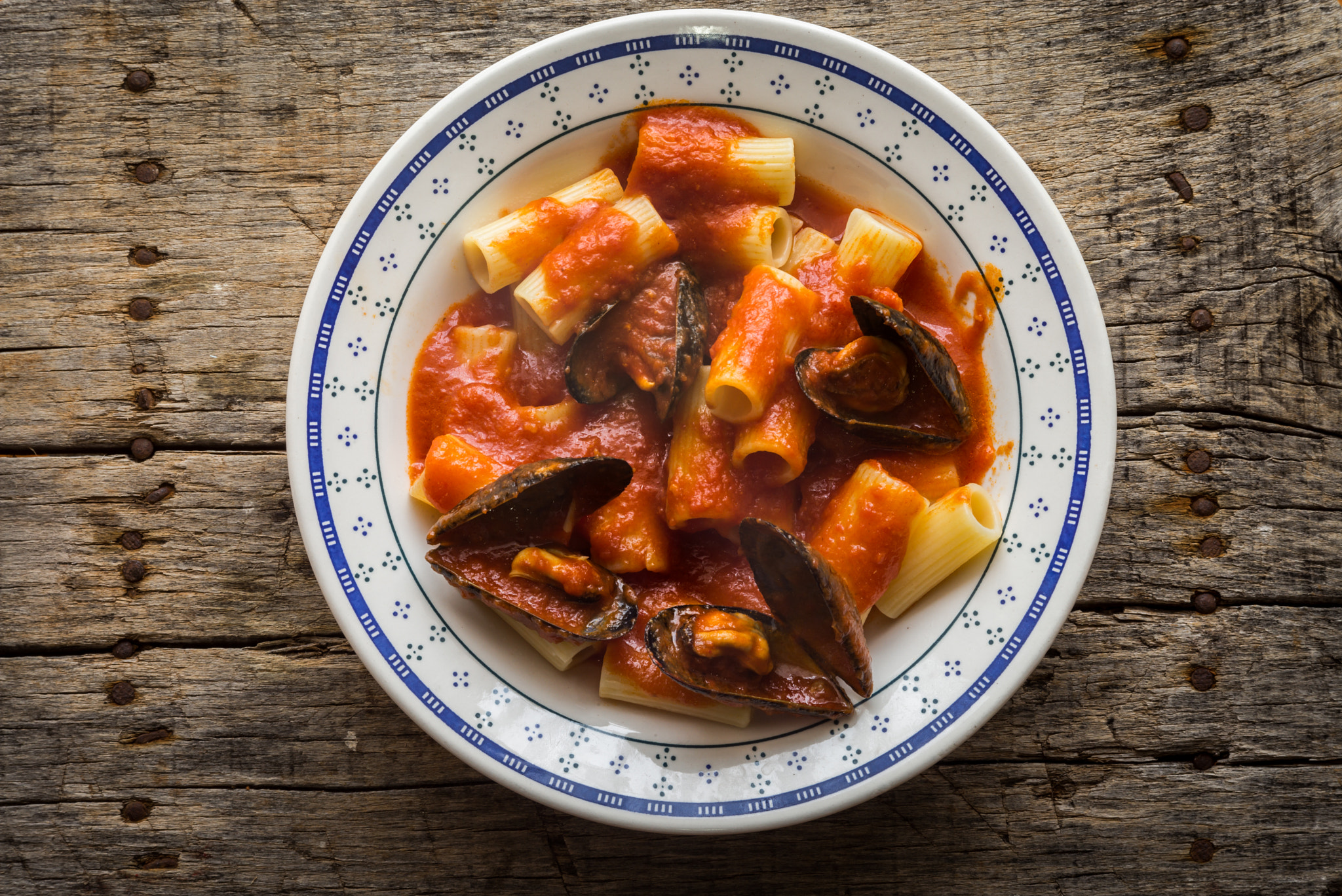 Summicron-M 1:2/90 Leitz sample photo. Pasta with stuffed mussels and tomato sauce photography