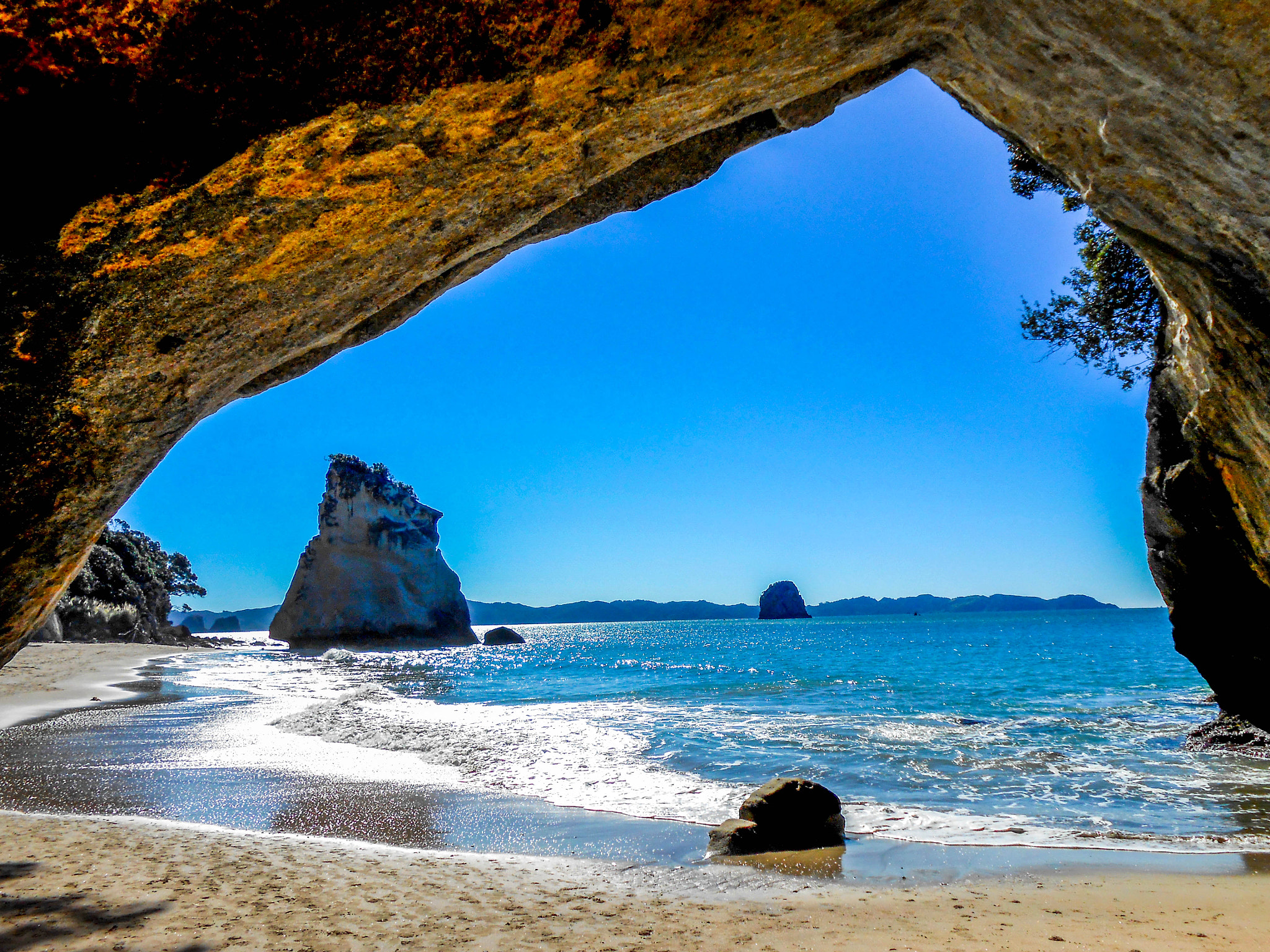 Nikon COOLPIX S4200 sample photo. Cathedral cove - new zealand photography