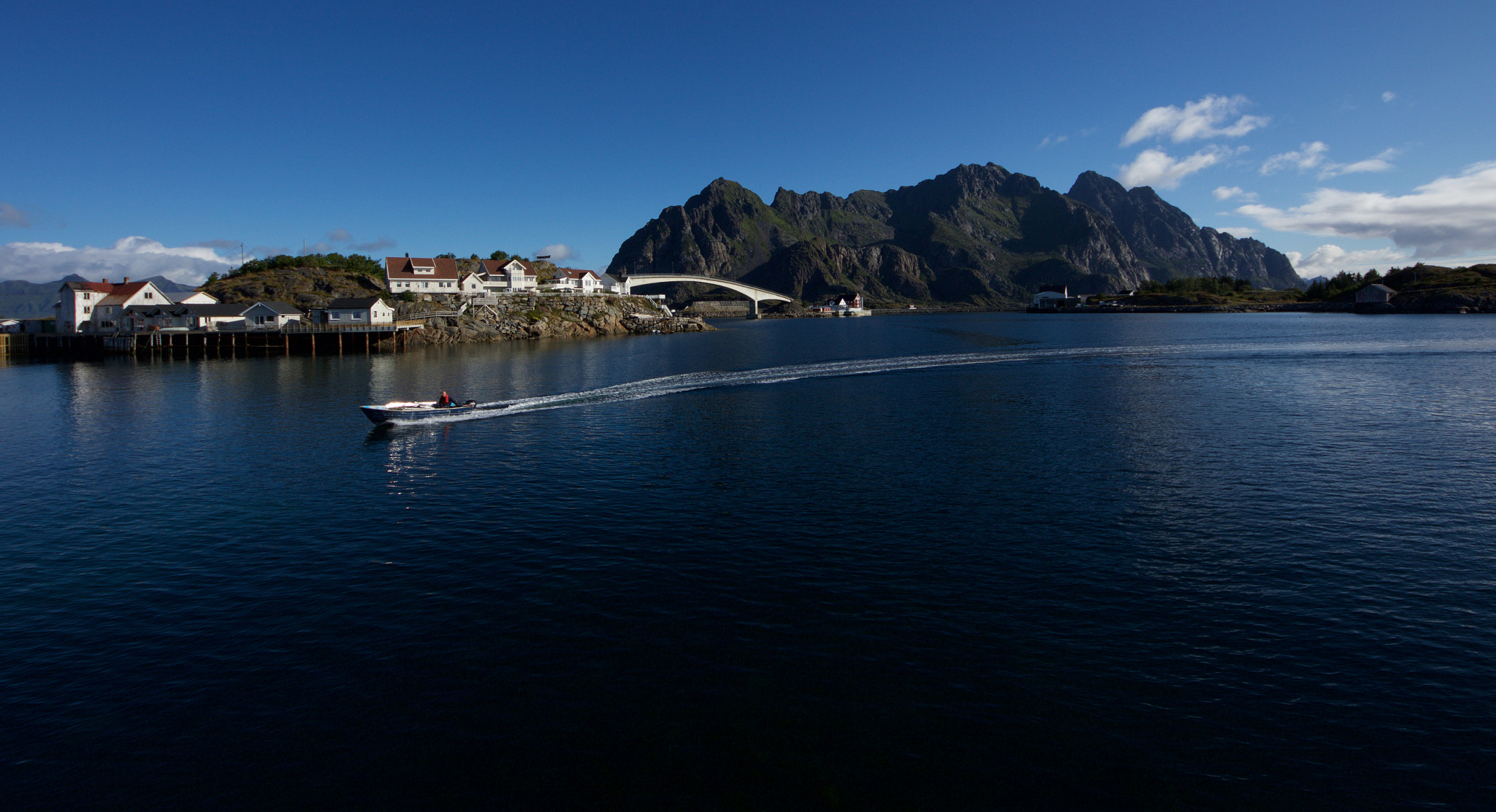 Sigma 8-16mm F4.5-5.6 DC HSM sample photo. Way shortcut of work photography