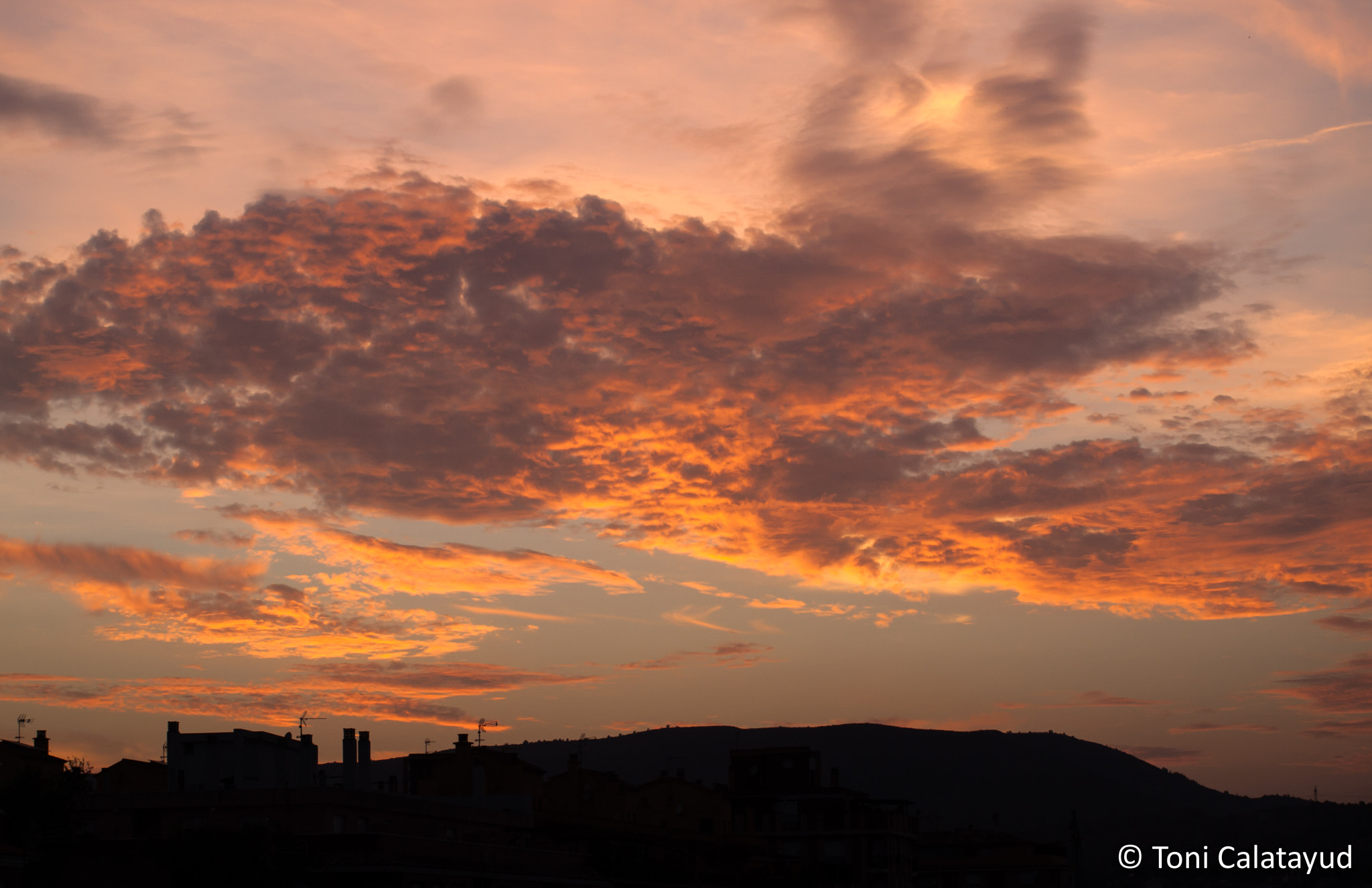 Olympus E-620 (EVOLT E-620) + Olympus Zuiko Digital ED 40-150mm F4.0-5.6 sample photo. Sunset on my terrace photography