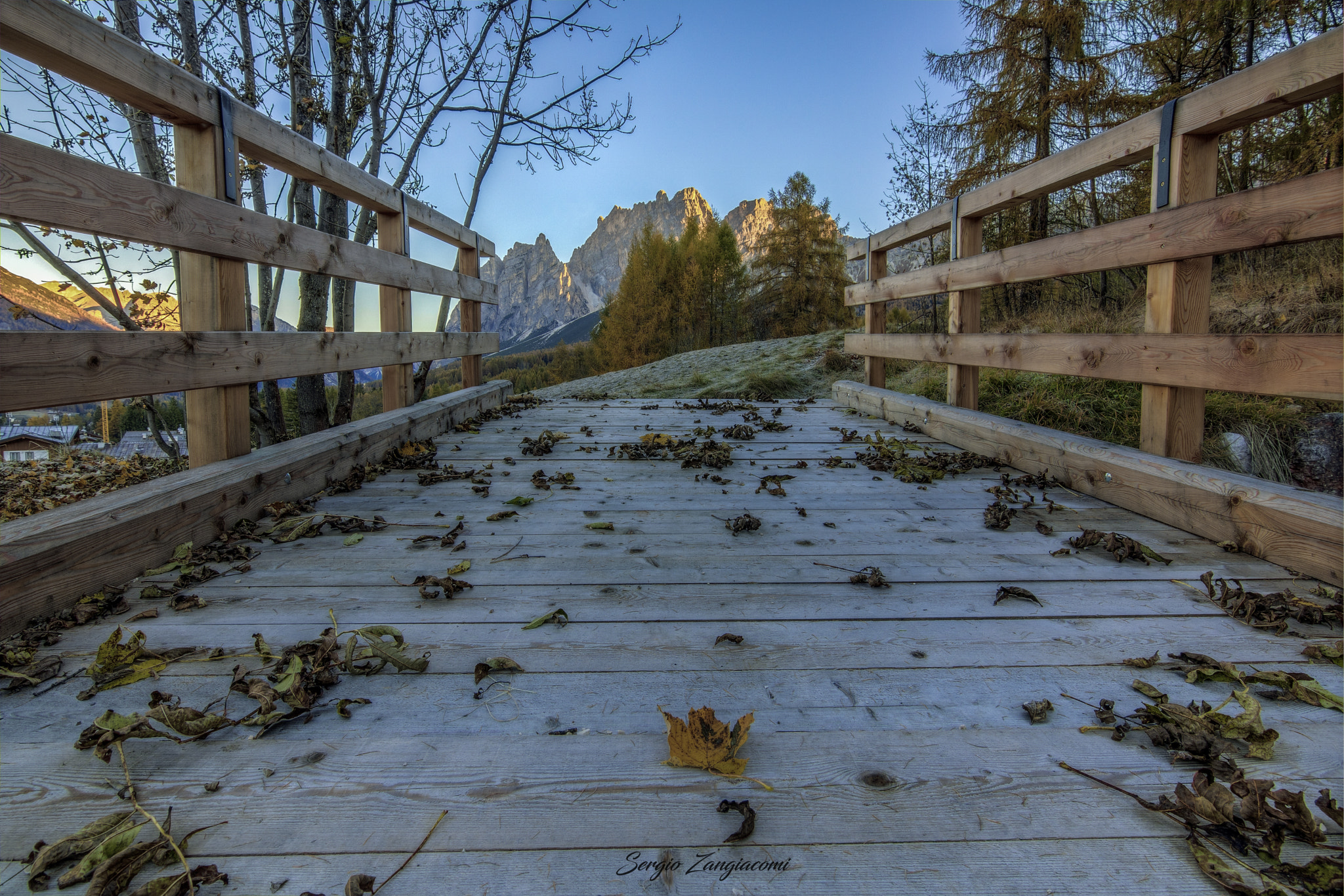 Canon EOS 750D (EOS Rebel T6i / EOS Kiss X8i) sample photo. Autumn is coming photography