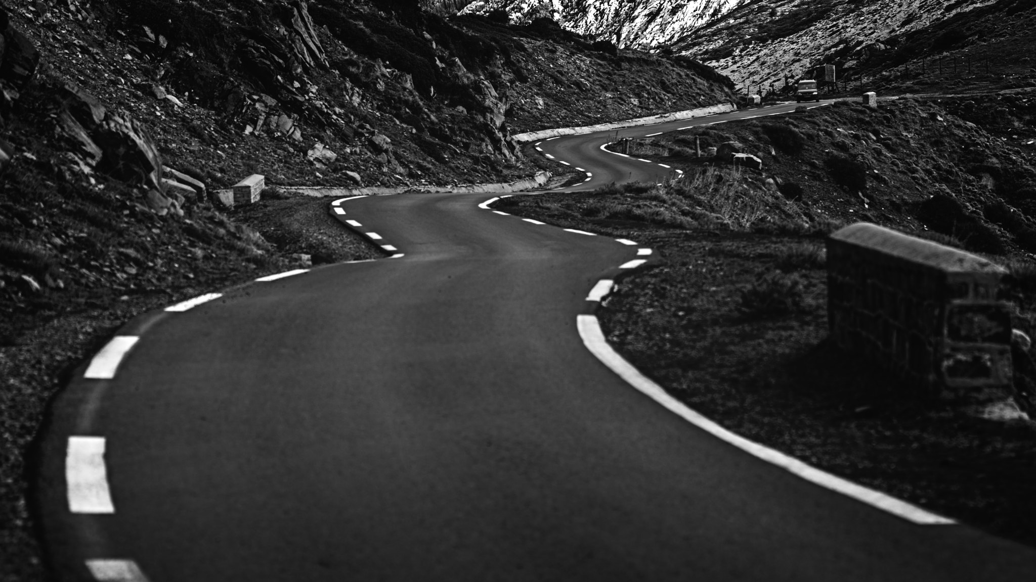 AF Zoom-Nikkor 80-200mm f/2.8 ED sample photo. Tikjda algeria country road photography