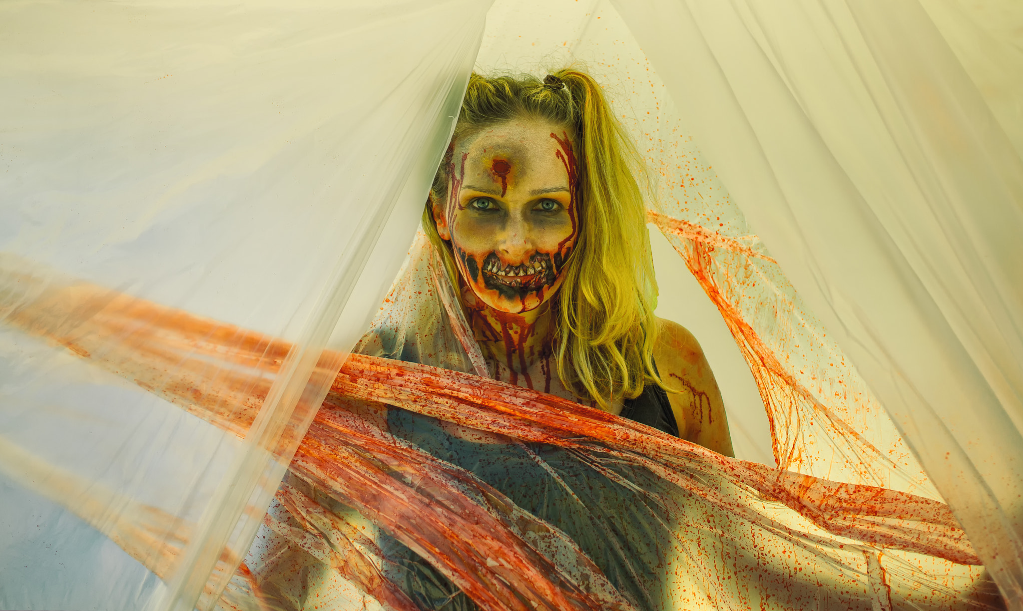 Sony Alpha NEX-7 + E 32mm F1.8 sample photo. Walking dead photography