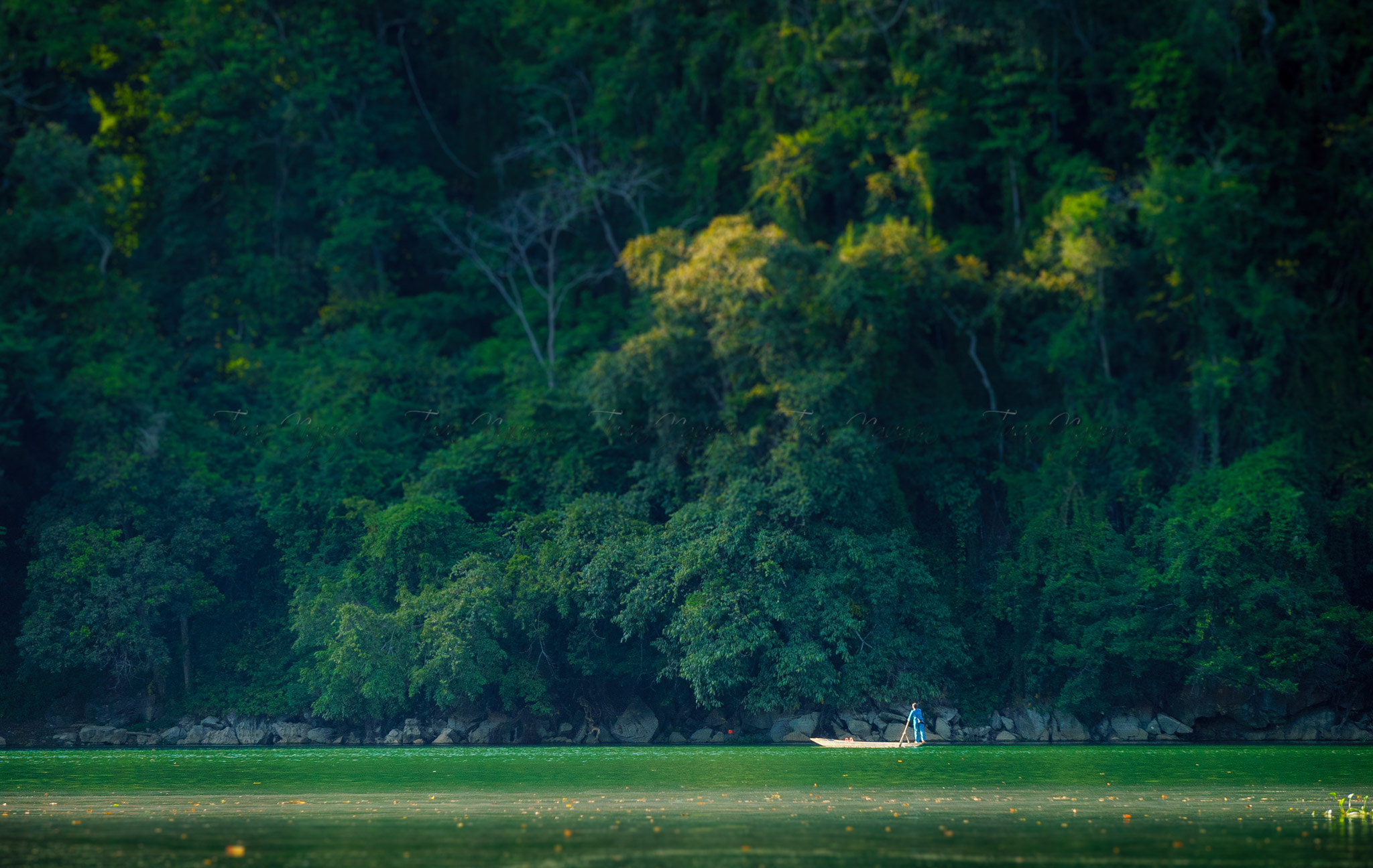 Sony E 55-210mm F4.5-6.3 OSS sample photo. Ba be lake in autumn photography