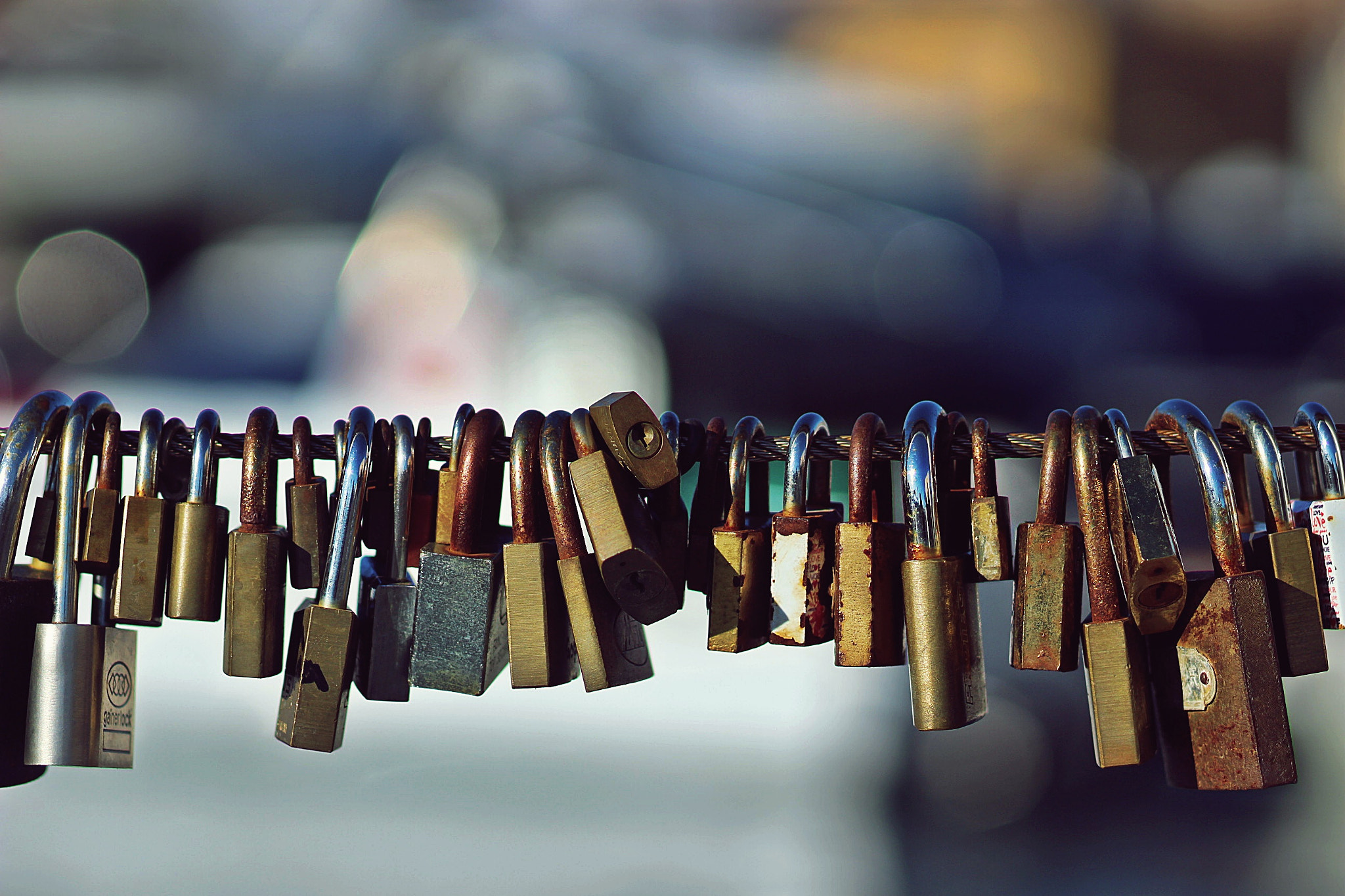 Canon EOS 100D (EOS Rebel SL1 / EOS Kiss X7) + Canon EF 85mm F1.8 USM sample photo. Love locks photography