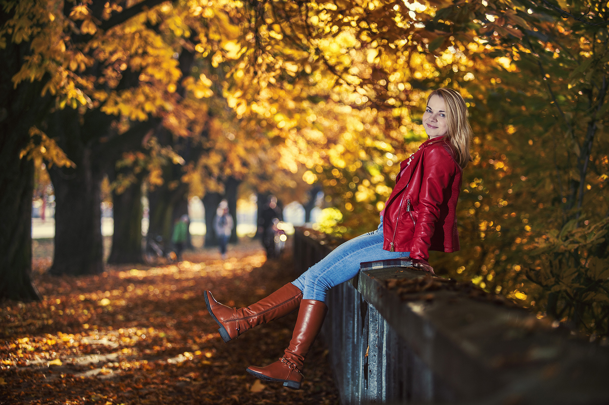 Canon EOS 6D + Canon EF 80-200mm f/2.8L sample photo. Just typical autumn photo photography