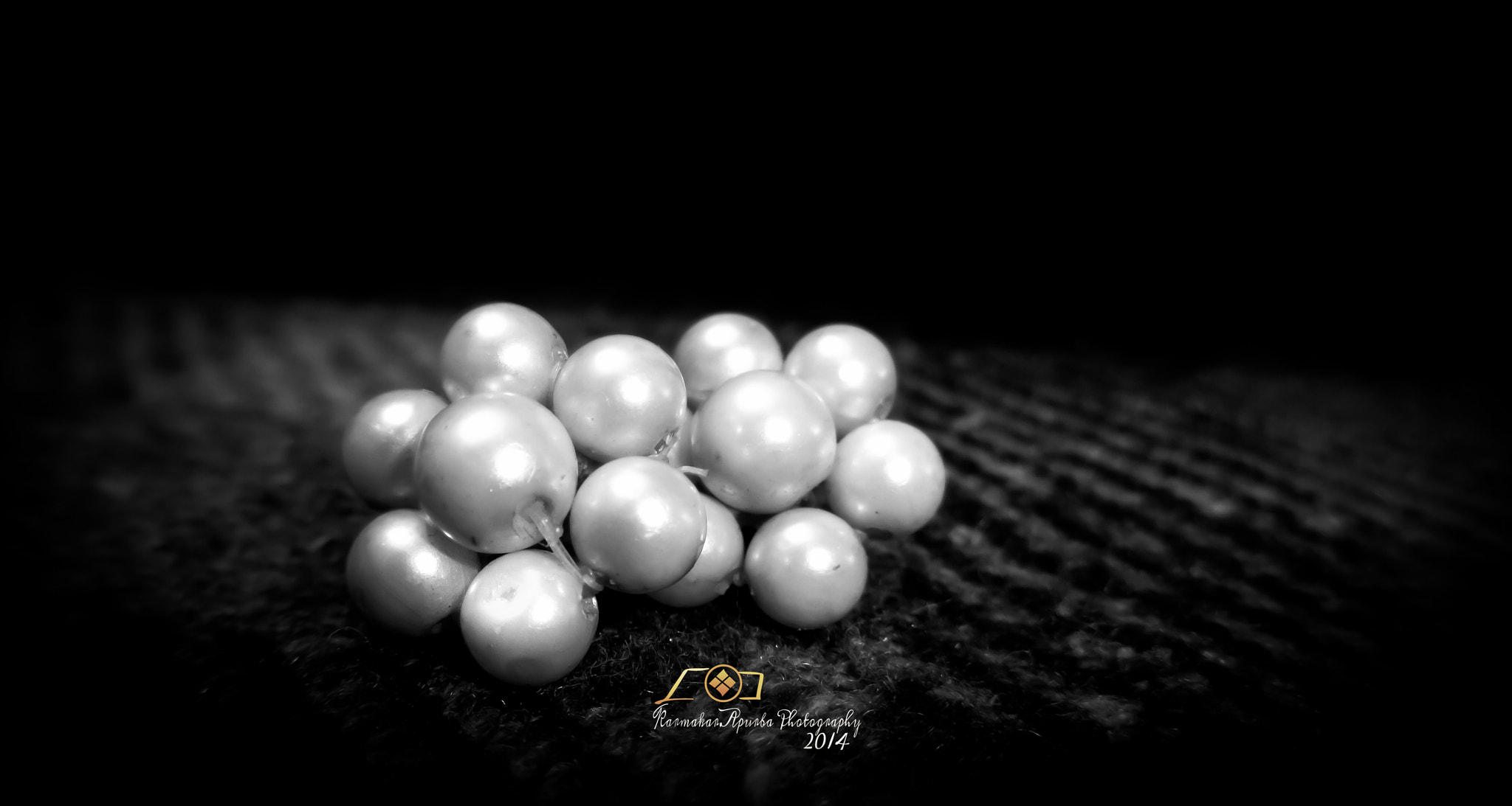 Sony Cyber-shot DSC-WX80 sample photo. Earrings photography