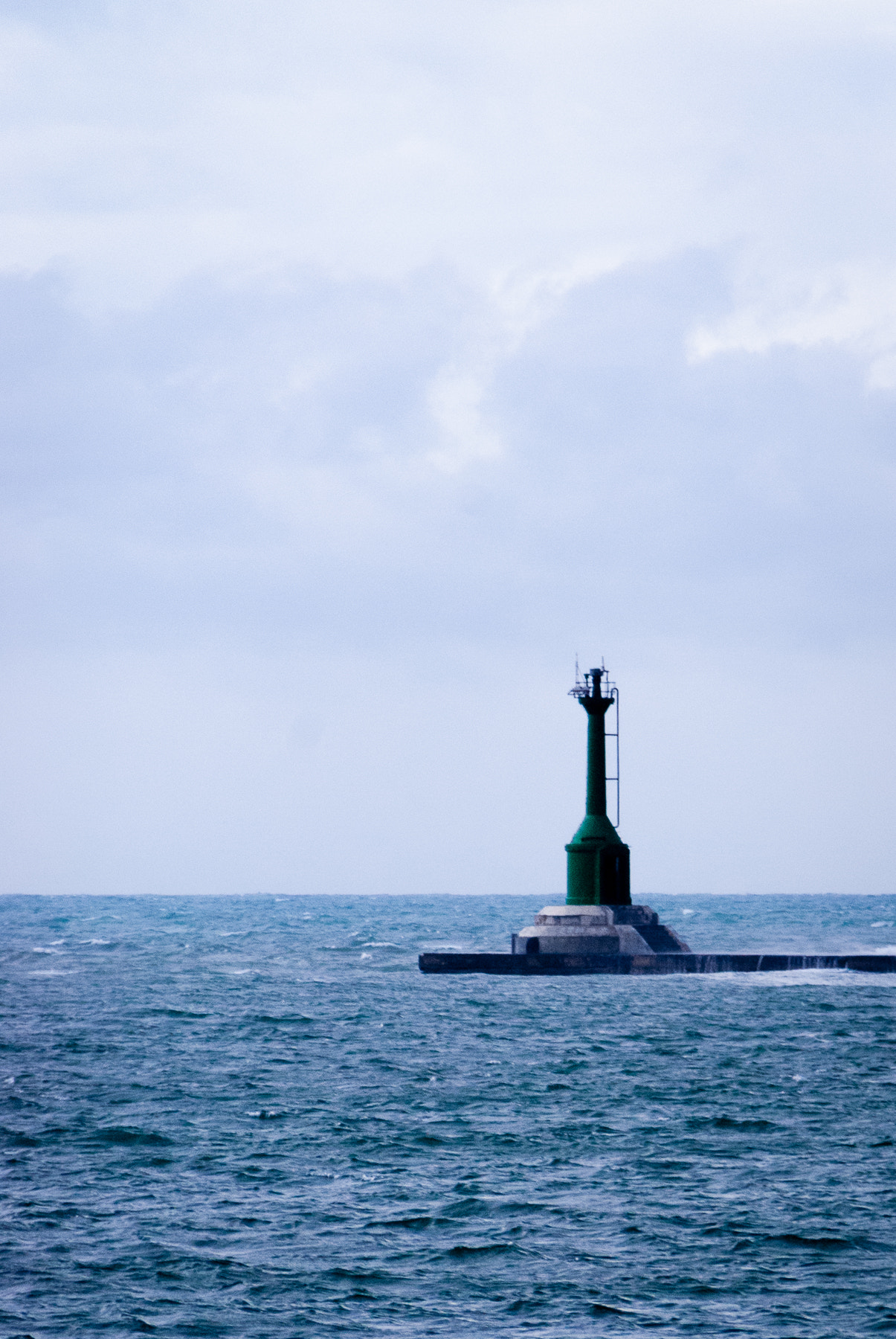 Sigma 18-250mm F3.5-6.3 DC OS HSM sample photo. 见习#2 photography