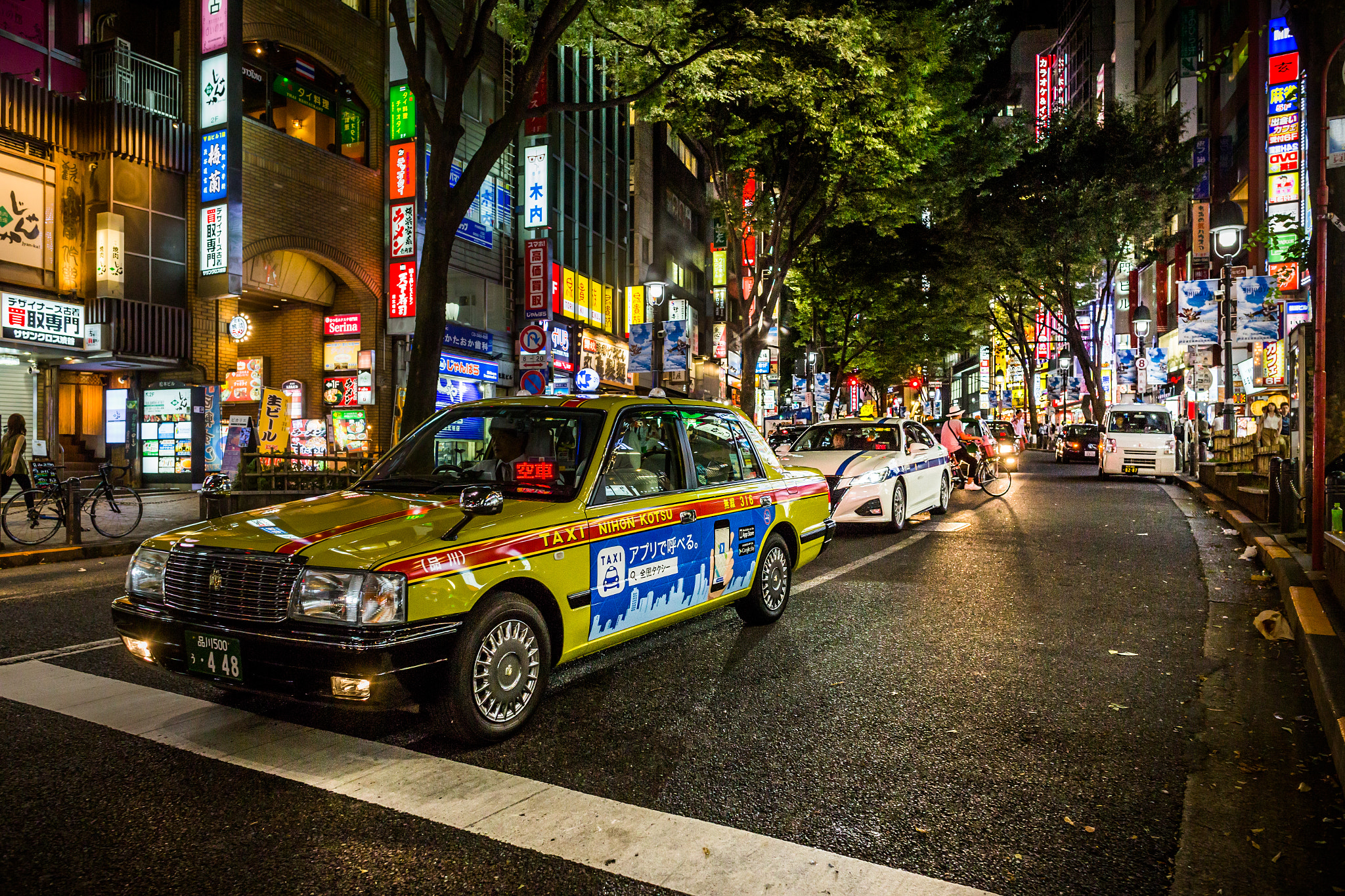 Canon EF 24mm F2.8 IS USM sample photo. Shibuya photography