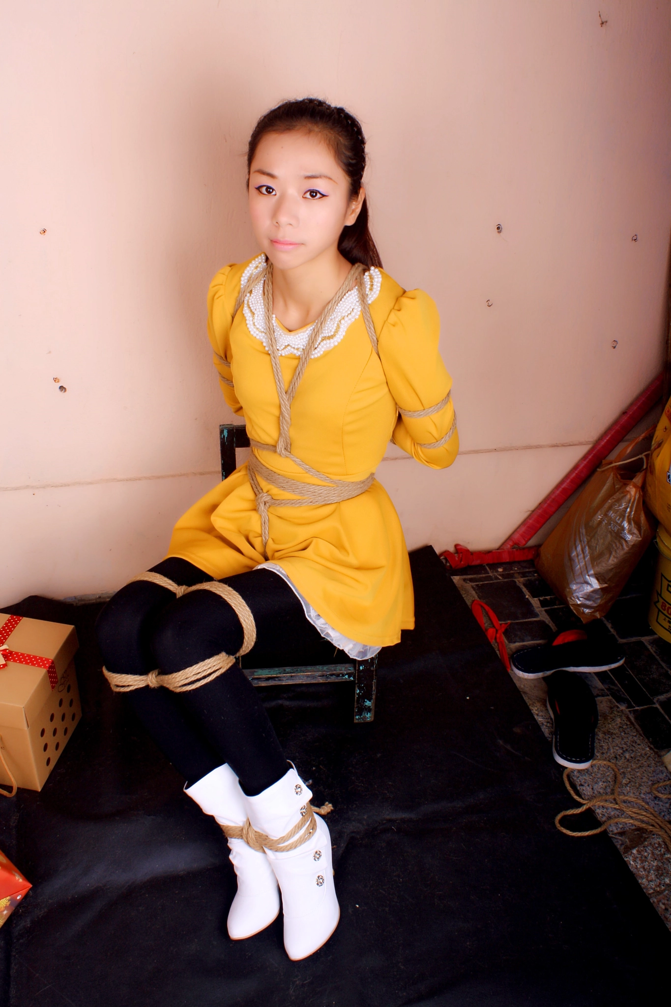Canon EF 28-70mm f/3.5-4.5 sample photo. 黑丝 photography