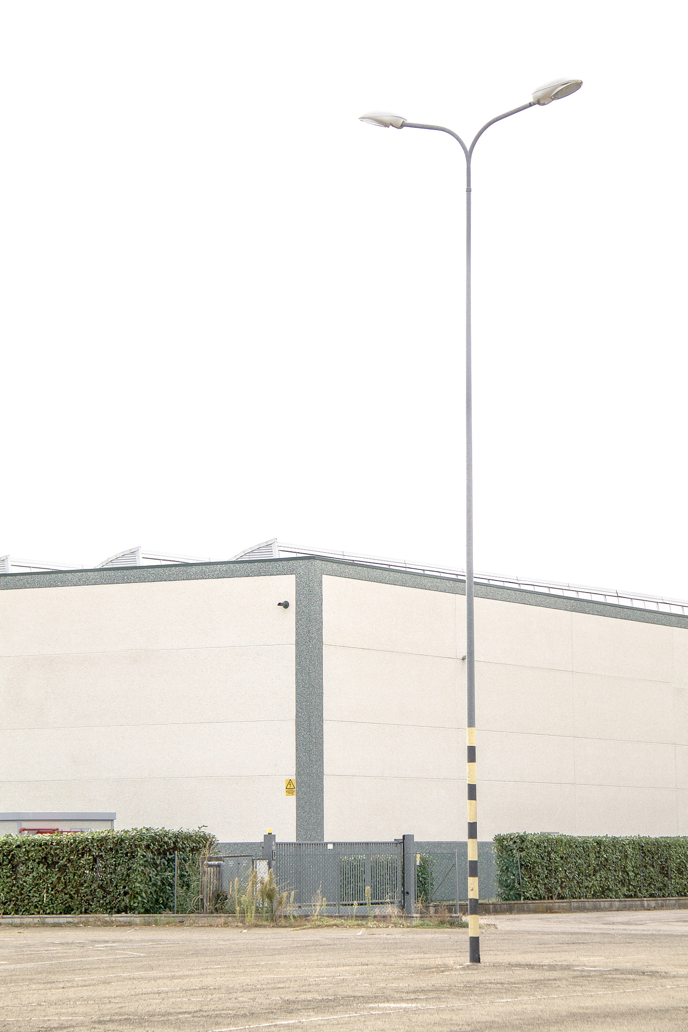 Canon EF-S 18-200mm F3.5-5.6 IS sample photo. Parking (di ) photography