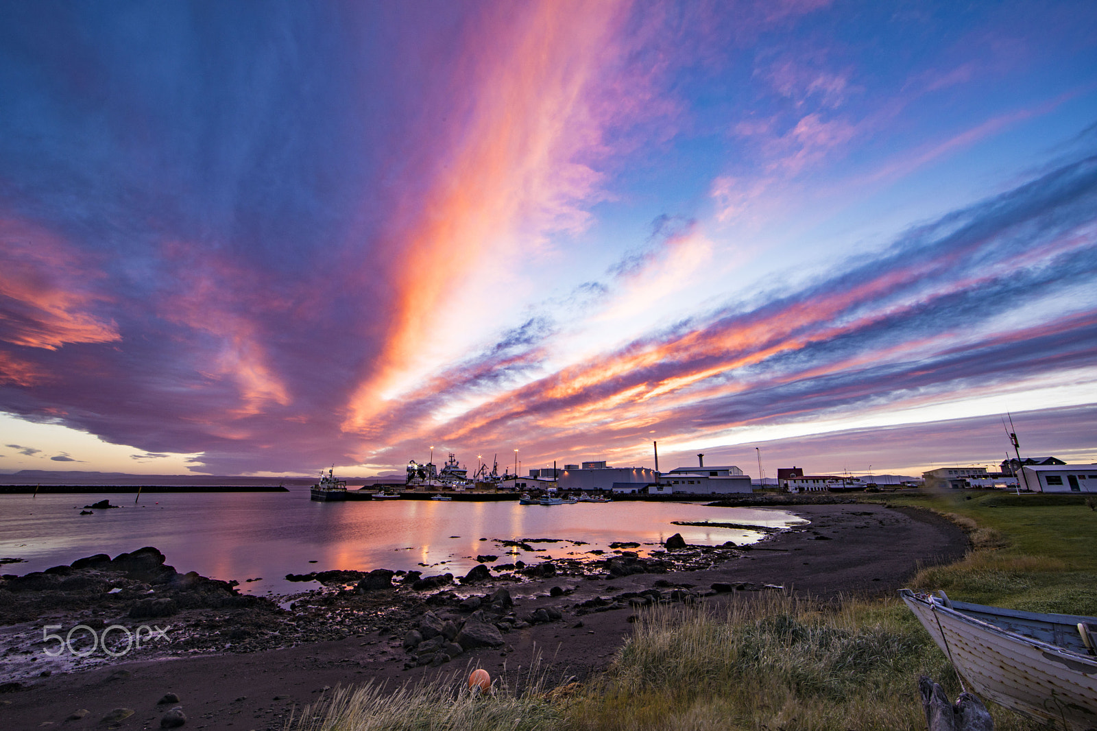 Canon EOS 5D Mark IV + Canon EF 14mm F2.8L II USM sample photo. Sunset at thorshofn photography