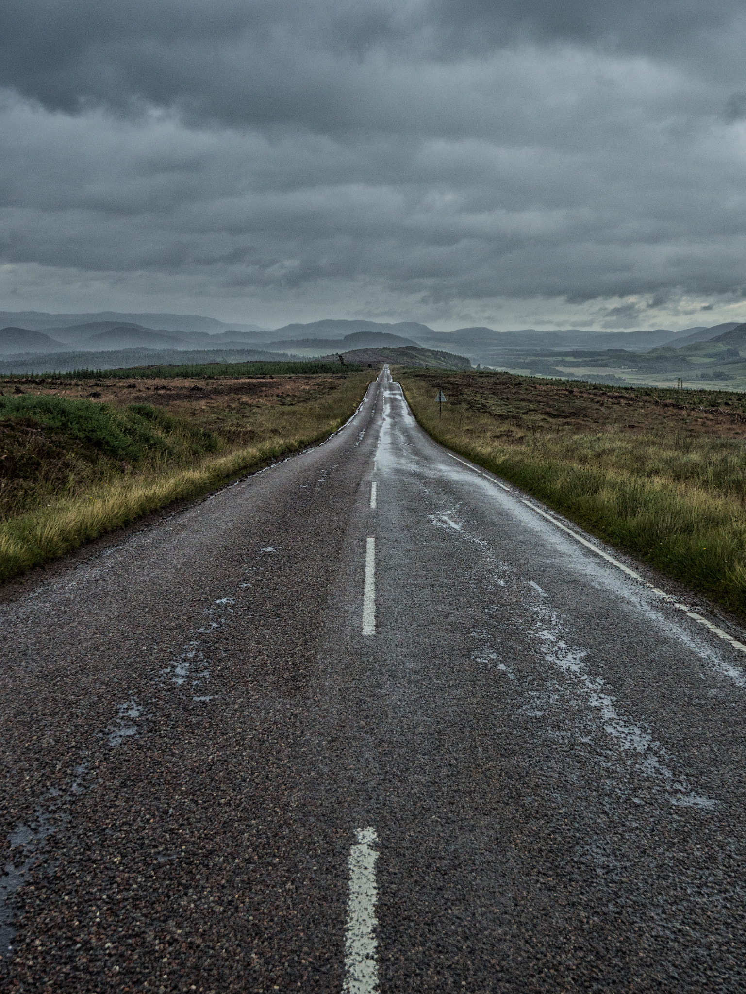 Olympus OM-D E-M10 + OLYMPUS M.9-18mm F4.0-5.6 sample photo. Road to nowhere photography