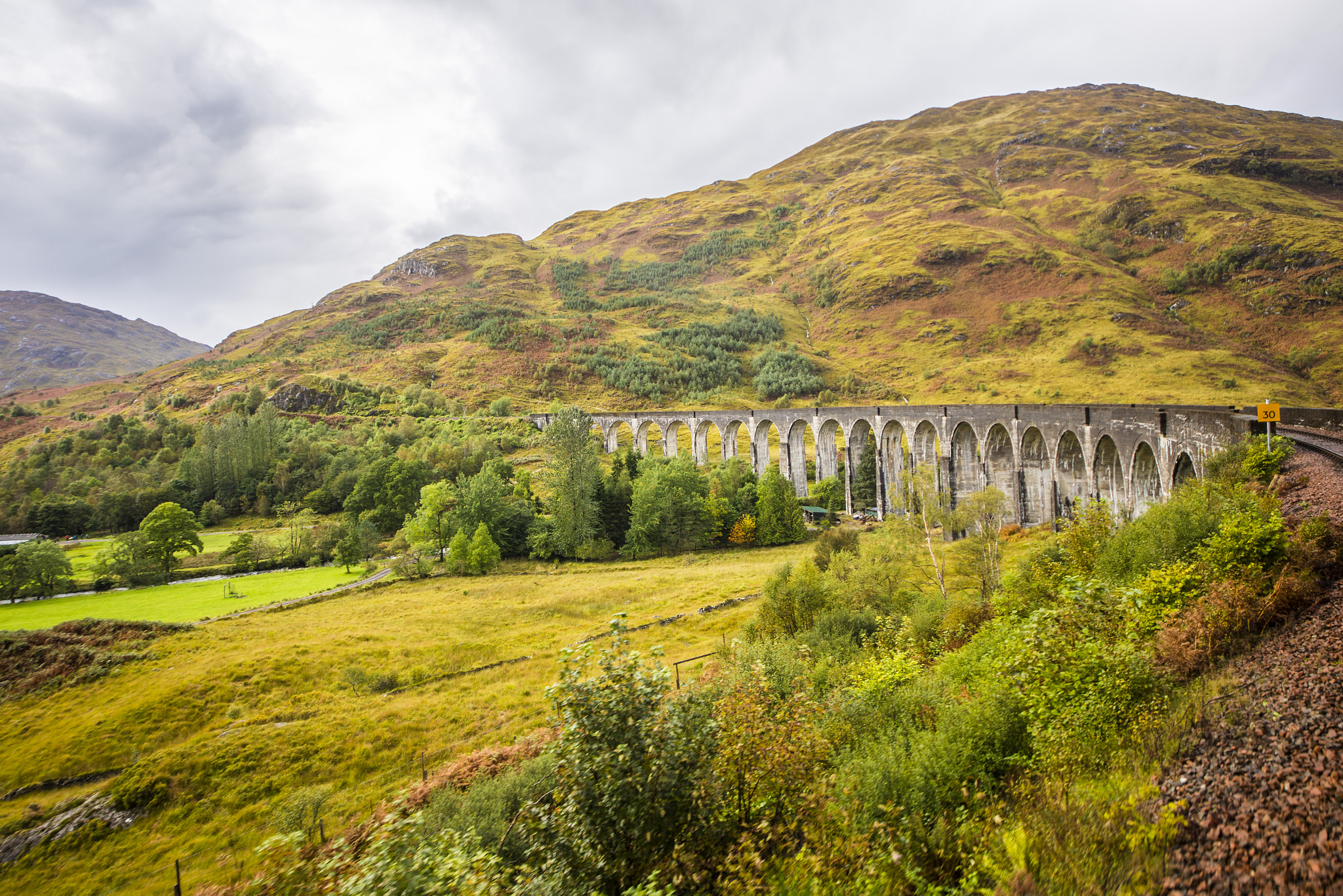 Canon EOS 6D + Sigma 12-24mm F4.5-5.6 II DG HSM sample photo. Glenfinnan viaduct photography