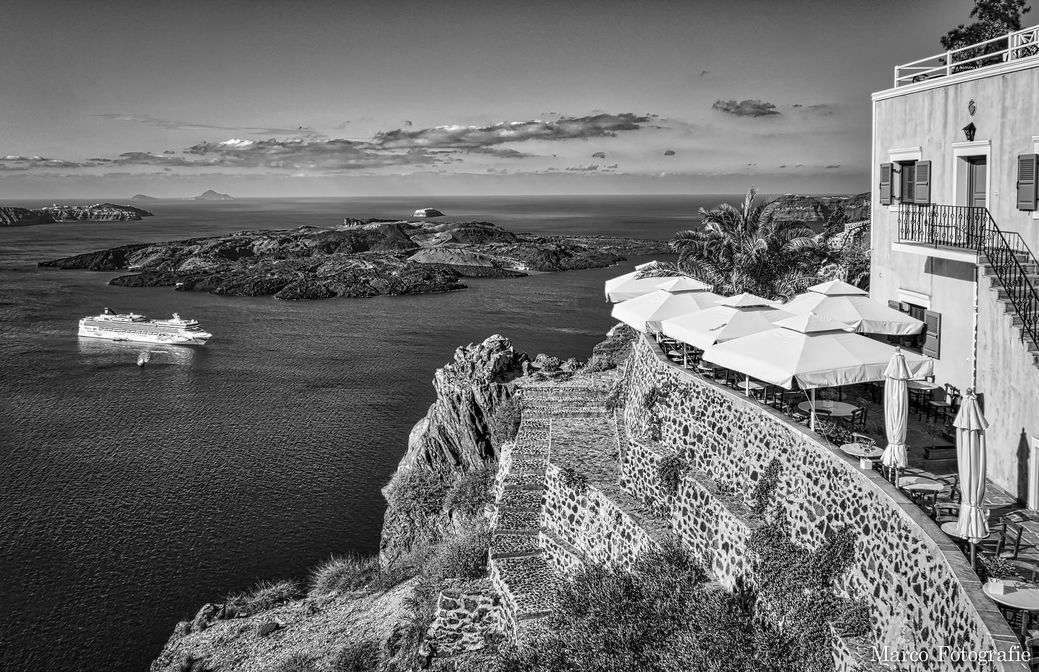 Canon EF 75-300mm F4.0-5.6 IS USM sample photo. Fira (santorini) photography