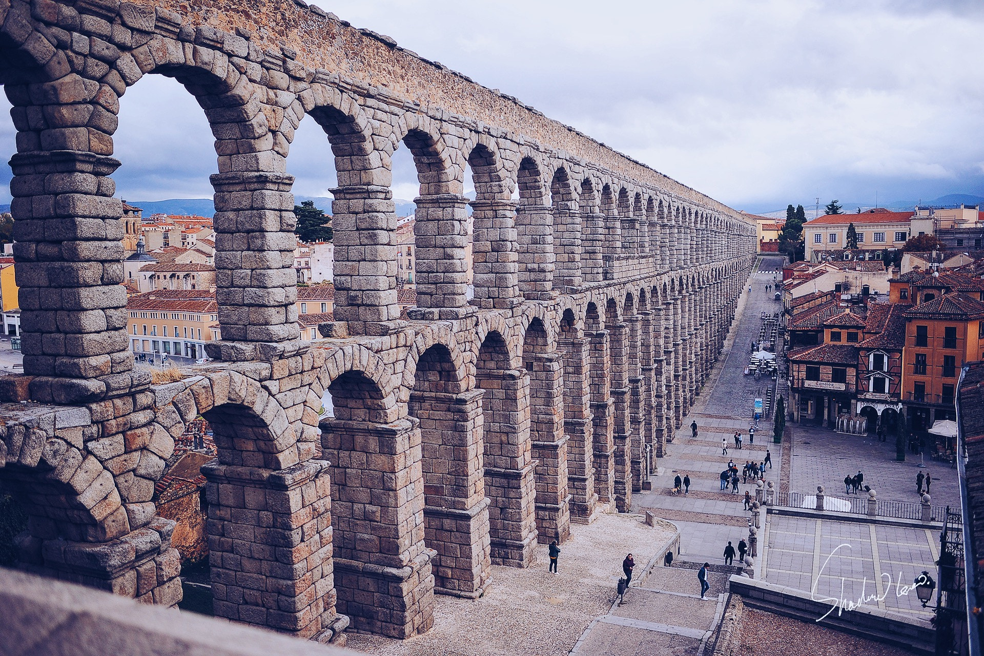 Nikon D700 + Nikon AF-S Nikkor 28mm F1.8G sample photo. Acueducto in segovia. photography